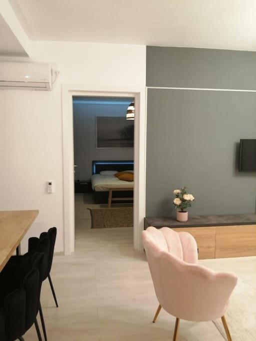 Amazing Apartment Bucharest Airport Self check-in!!