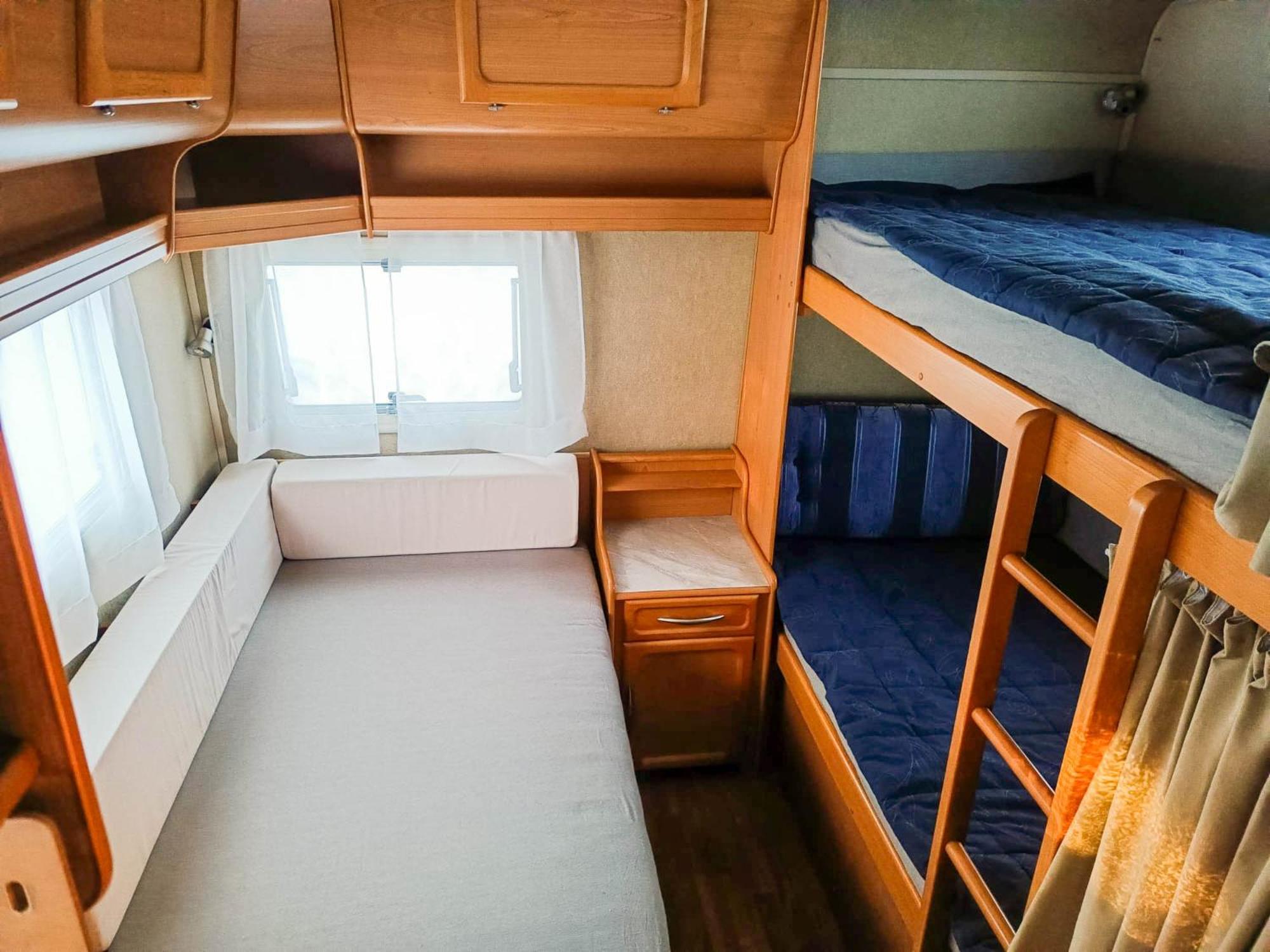 Santa's winter Caravan-Kabe Smaragd