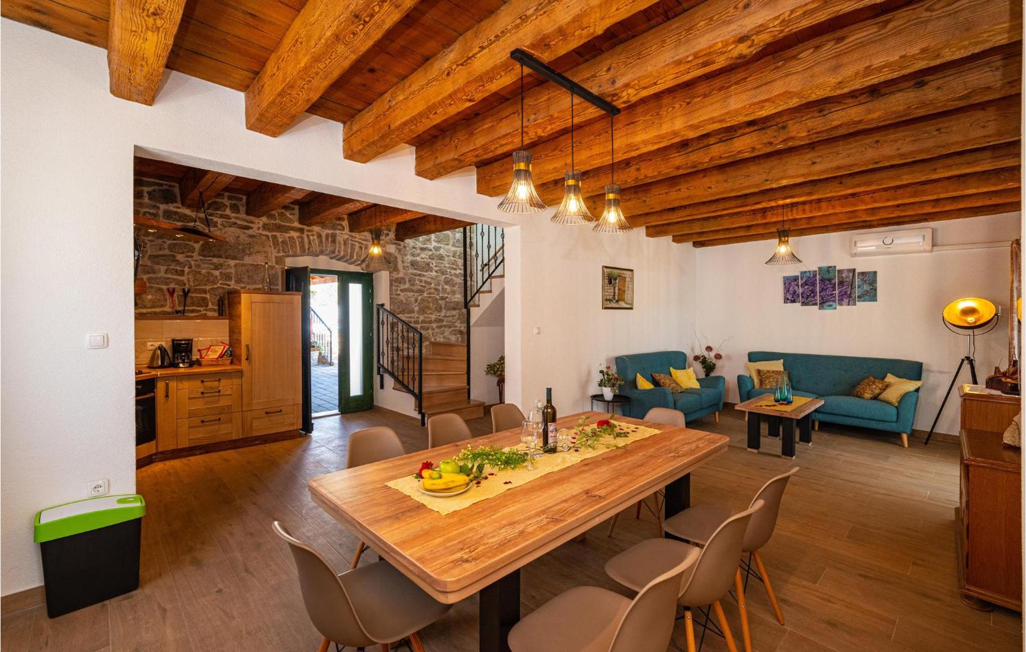 Luxurious Home In Drage