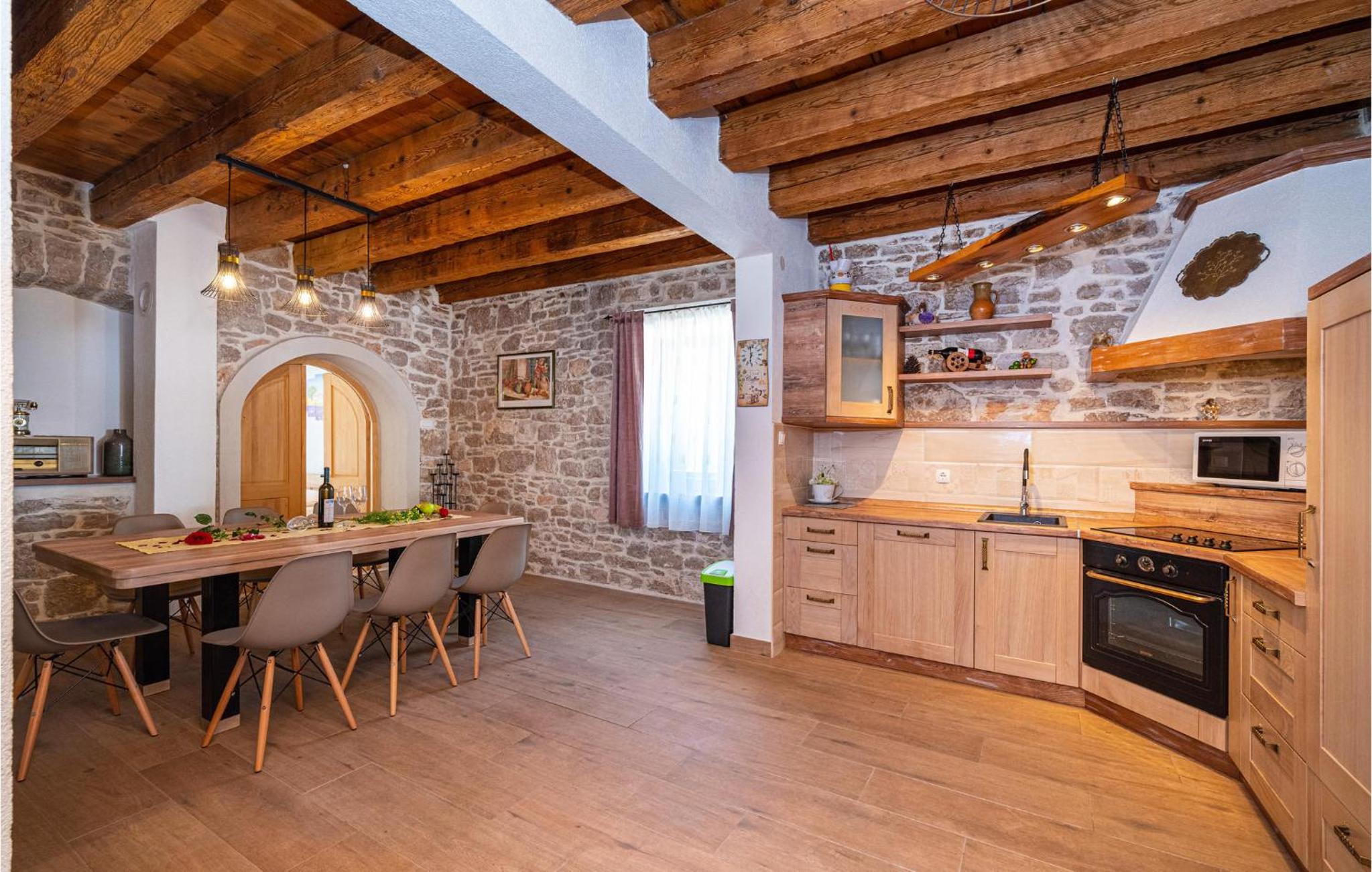 Luxurious Home In Drage