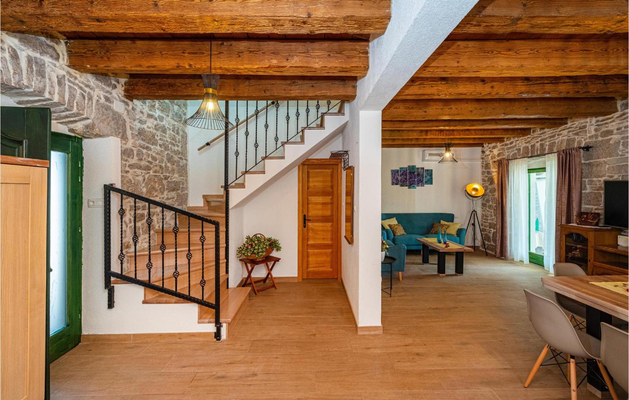 Luxurious Home In Drage