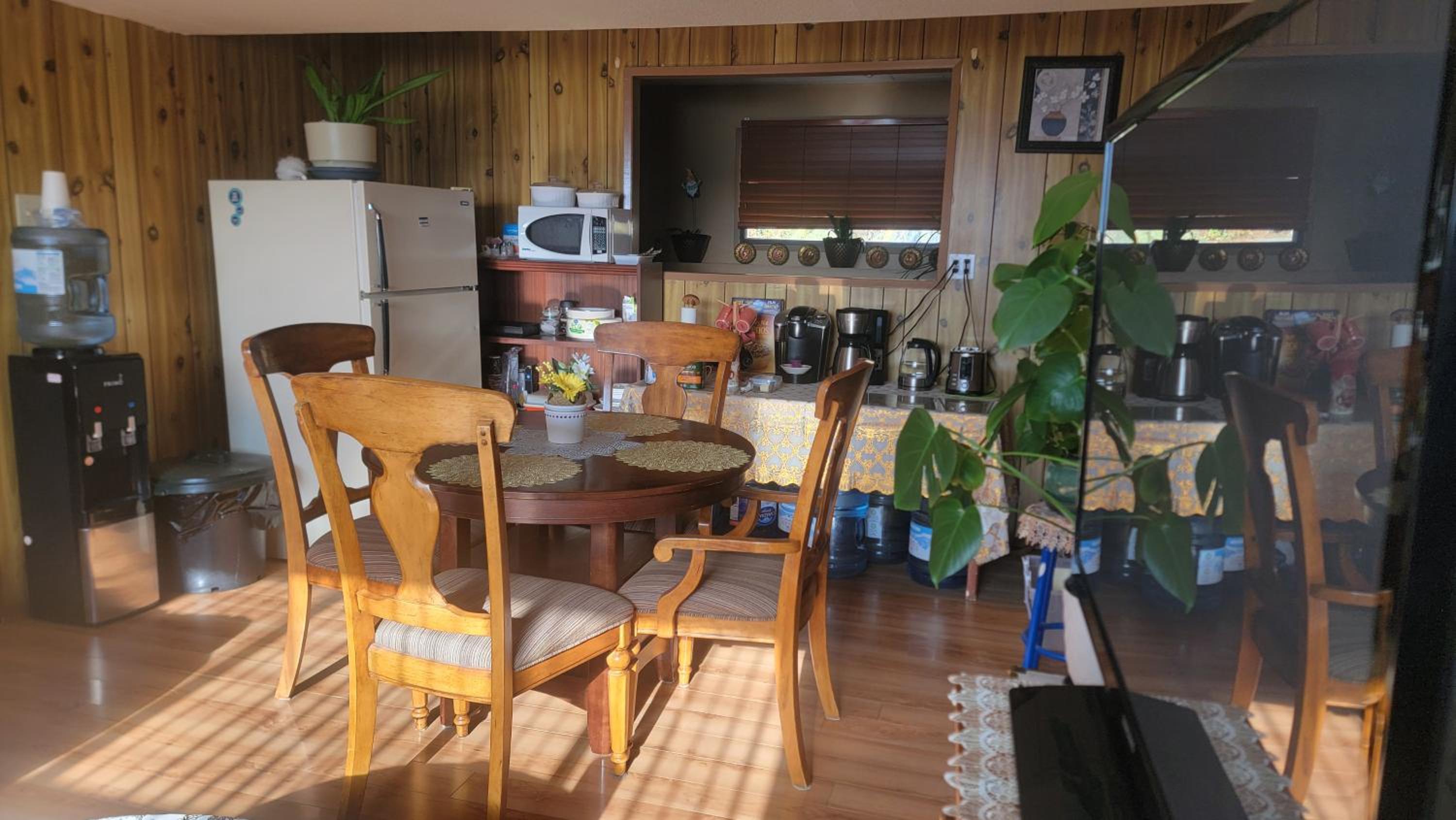 Kamloops Vacations - Charming - 2 bedrooms basemnt, 1 full bath  rec room - Property Image 1