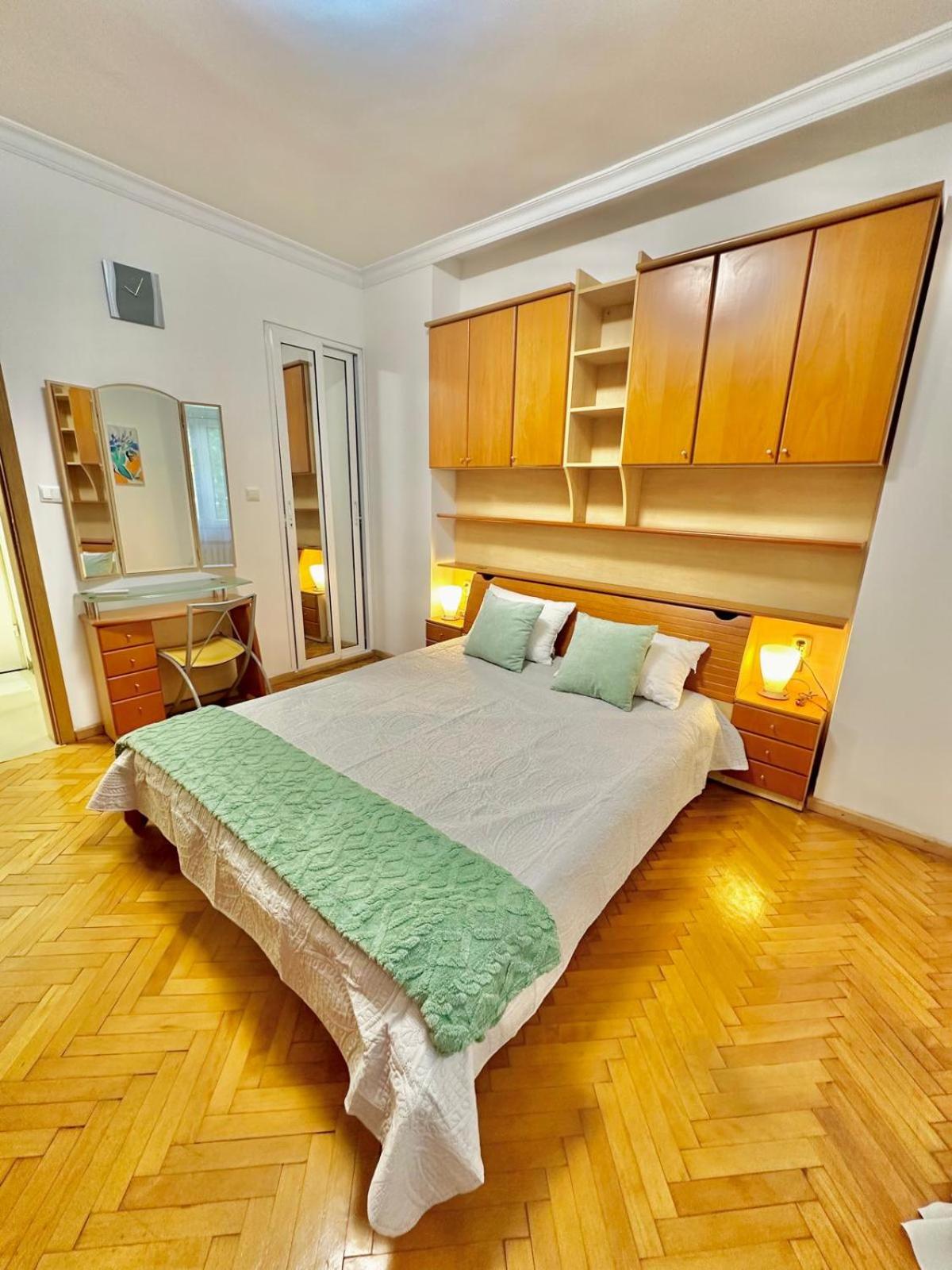 Venelin Apartment