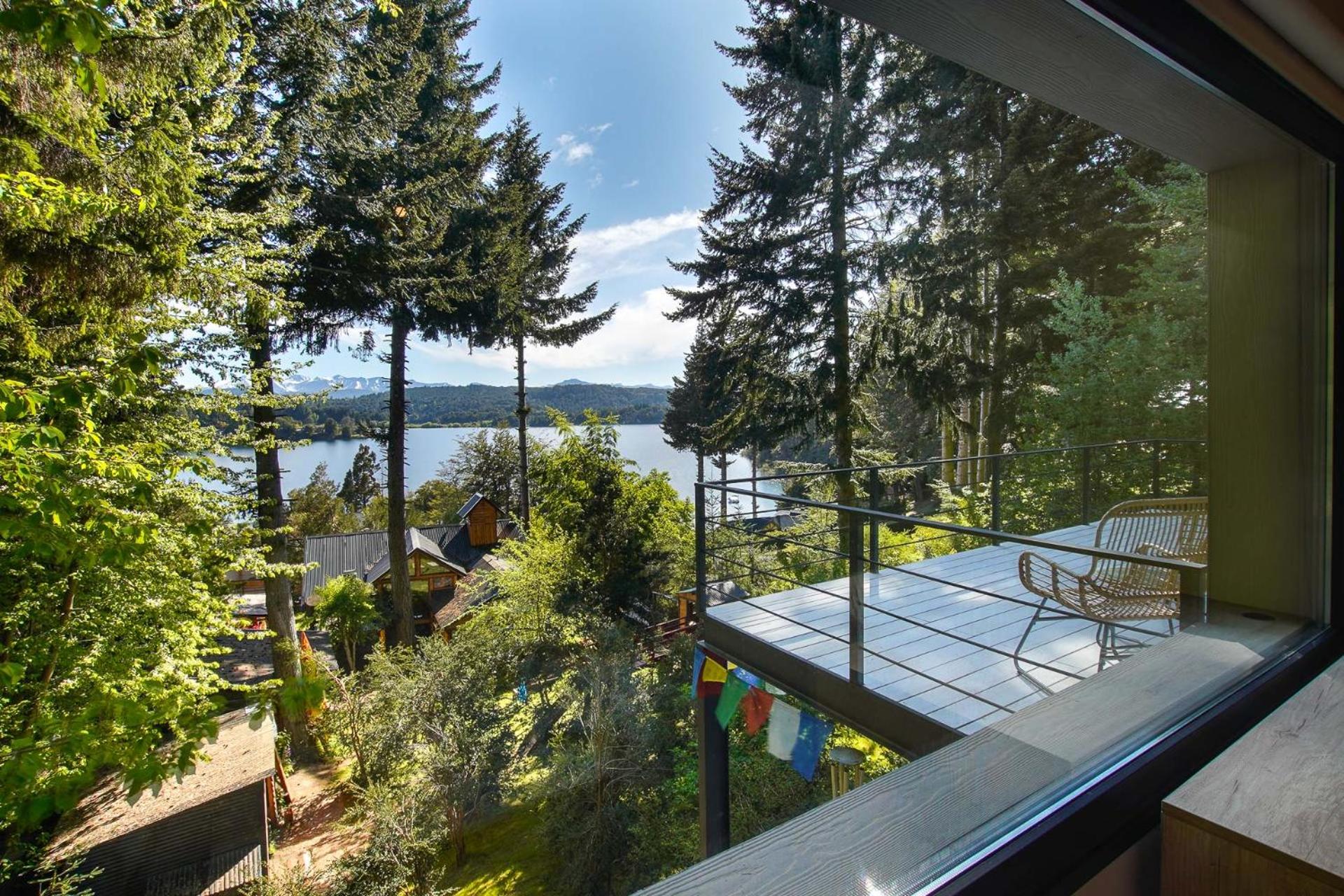 Casa alta vista panoramica lago Moreno, cochera, moderno