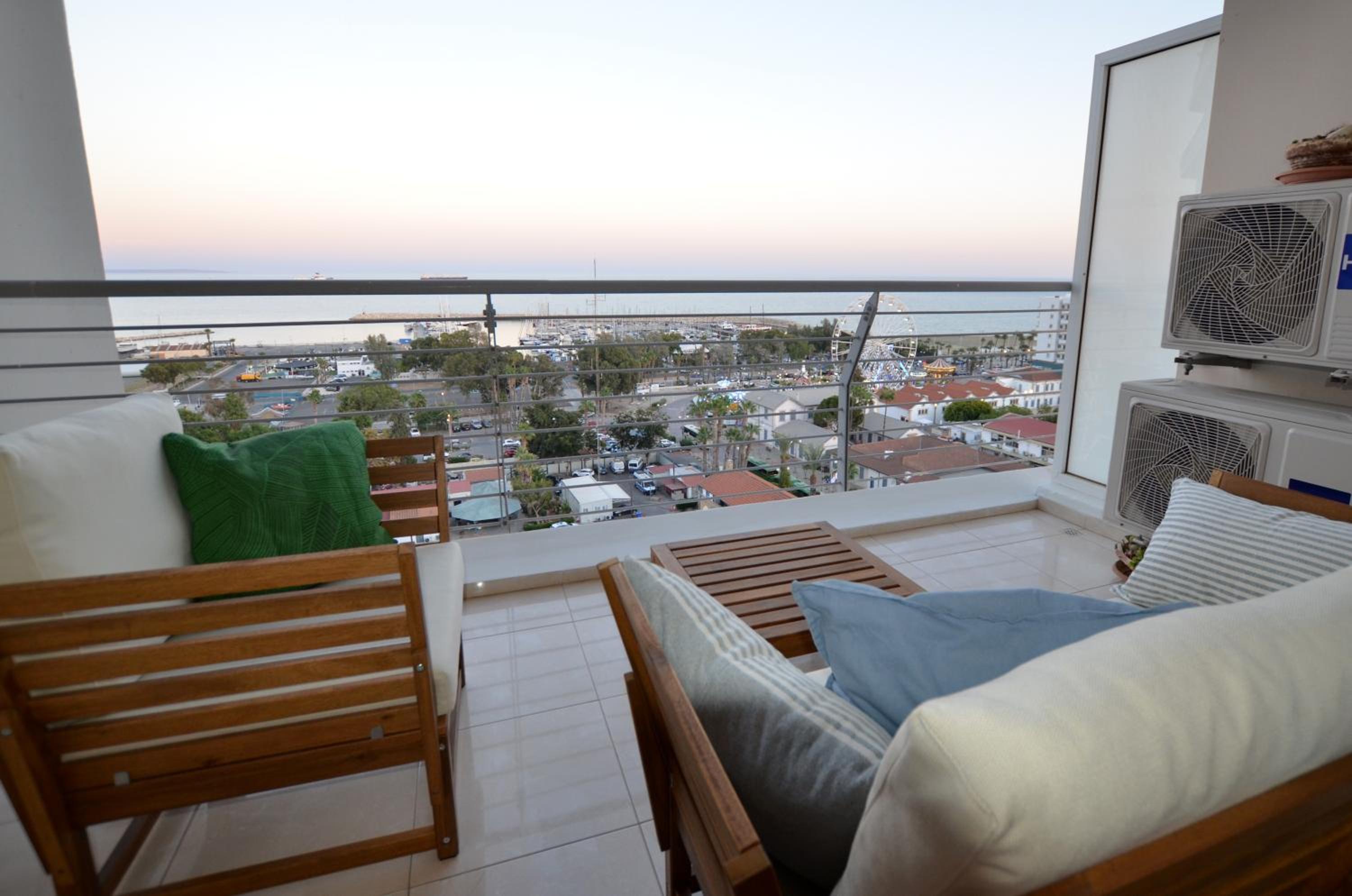 Awesome Sea & Marina View City Center 1 Bdr Flat