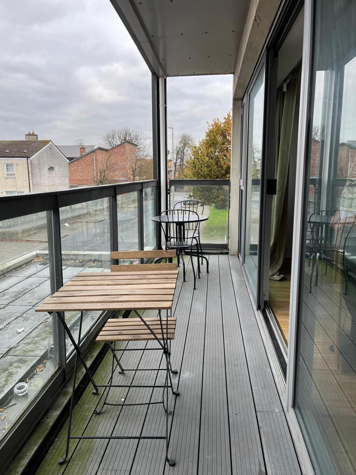 2 double bedrooms apartment near airport & town