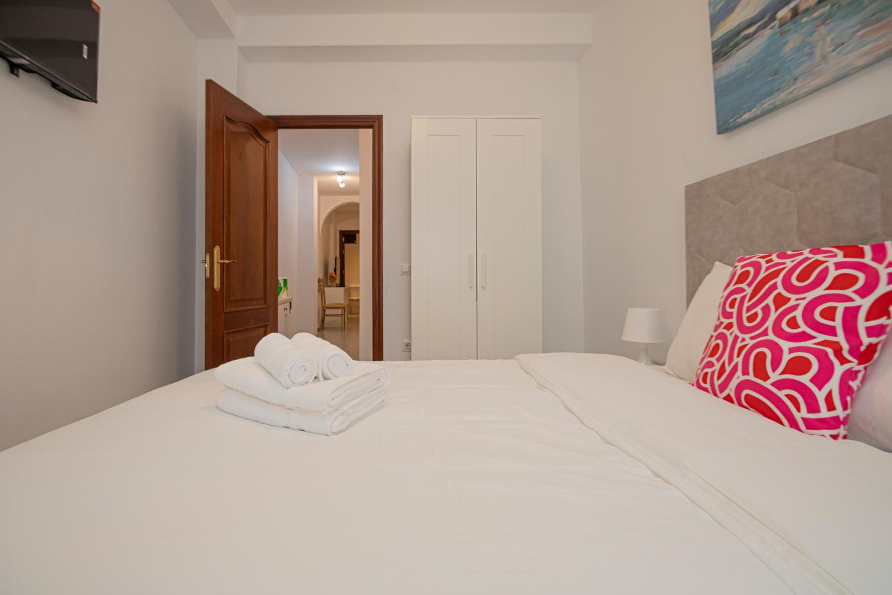 3 bedroom apartment in the heart of Triana view 5