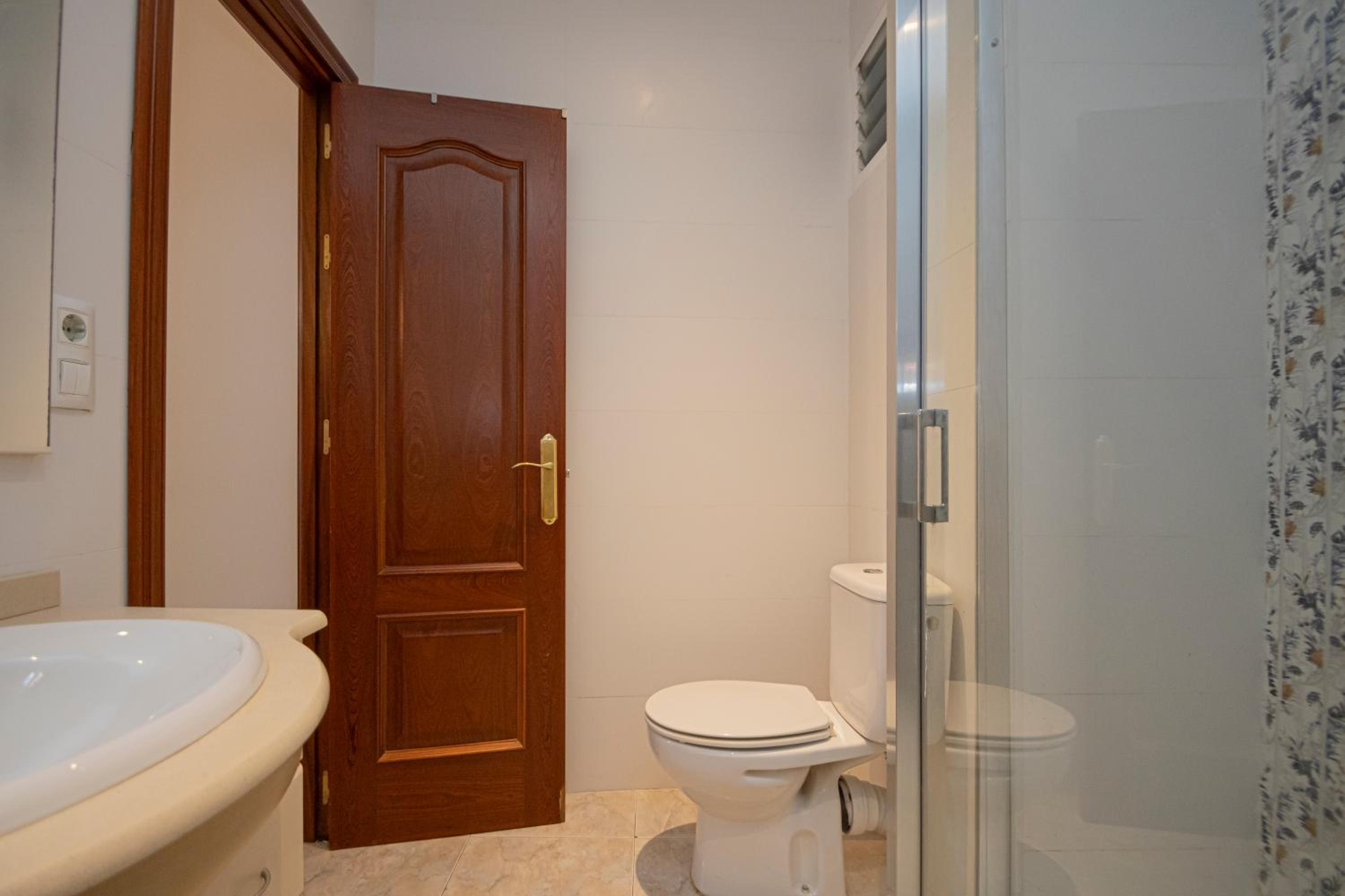 3 bedroom apartment in the heart of Triana view 2