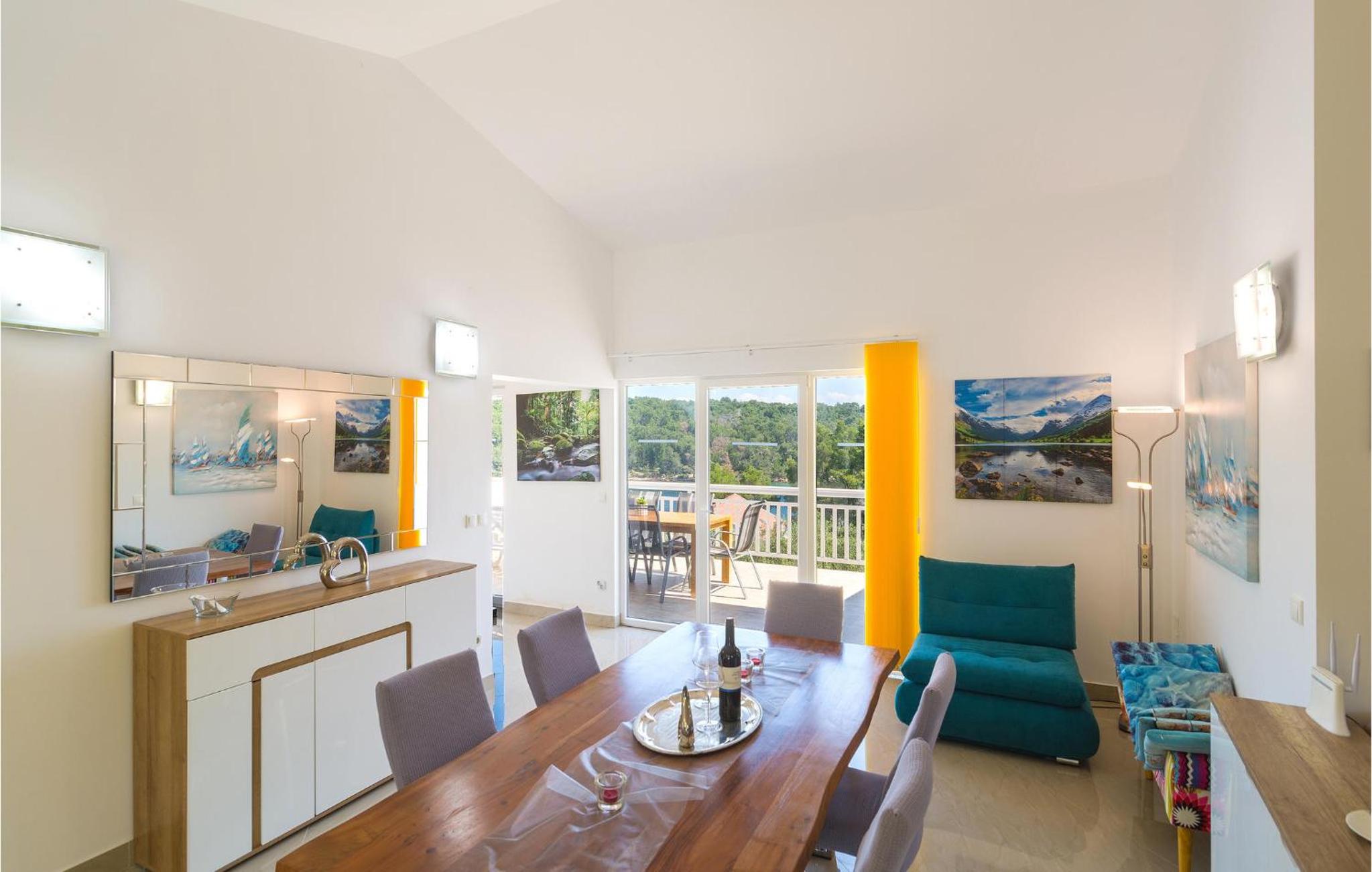 Awesome Apartment In Vrboska With Wifi view 3