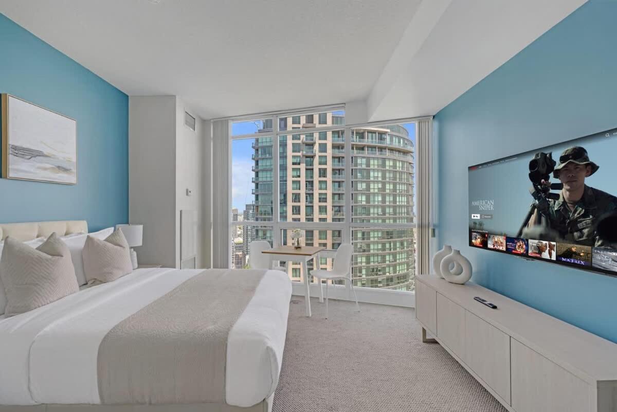 Lakeview Condo Free Parking