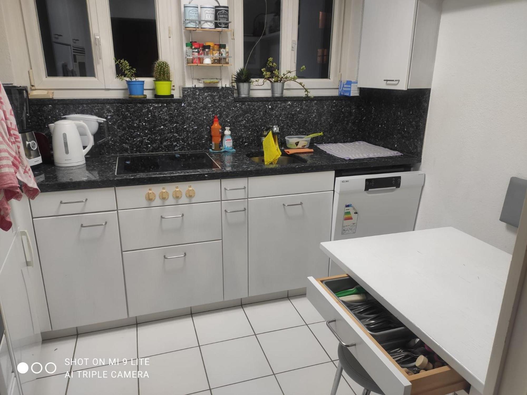 Small Double Room, bed 140x200cm, in very quiet and cosy house!