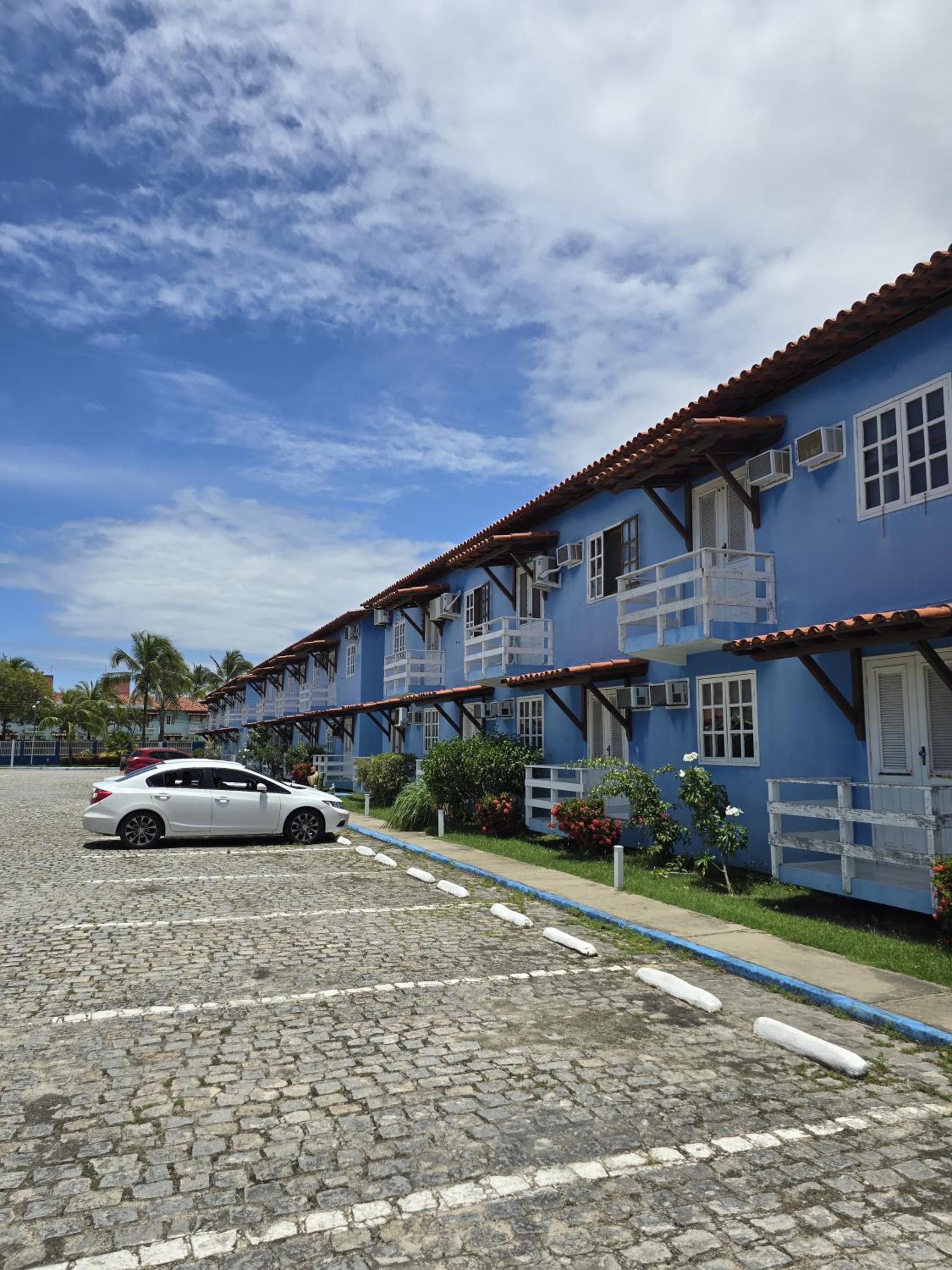Apto Térreo Mobiliado com Piscina - 400m da Praia de Taperapuan, Próximo ao Axé Moi- Golden Dolphin Residence