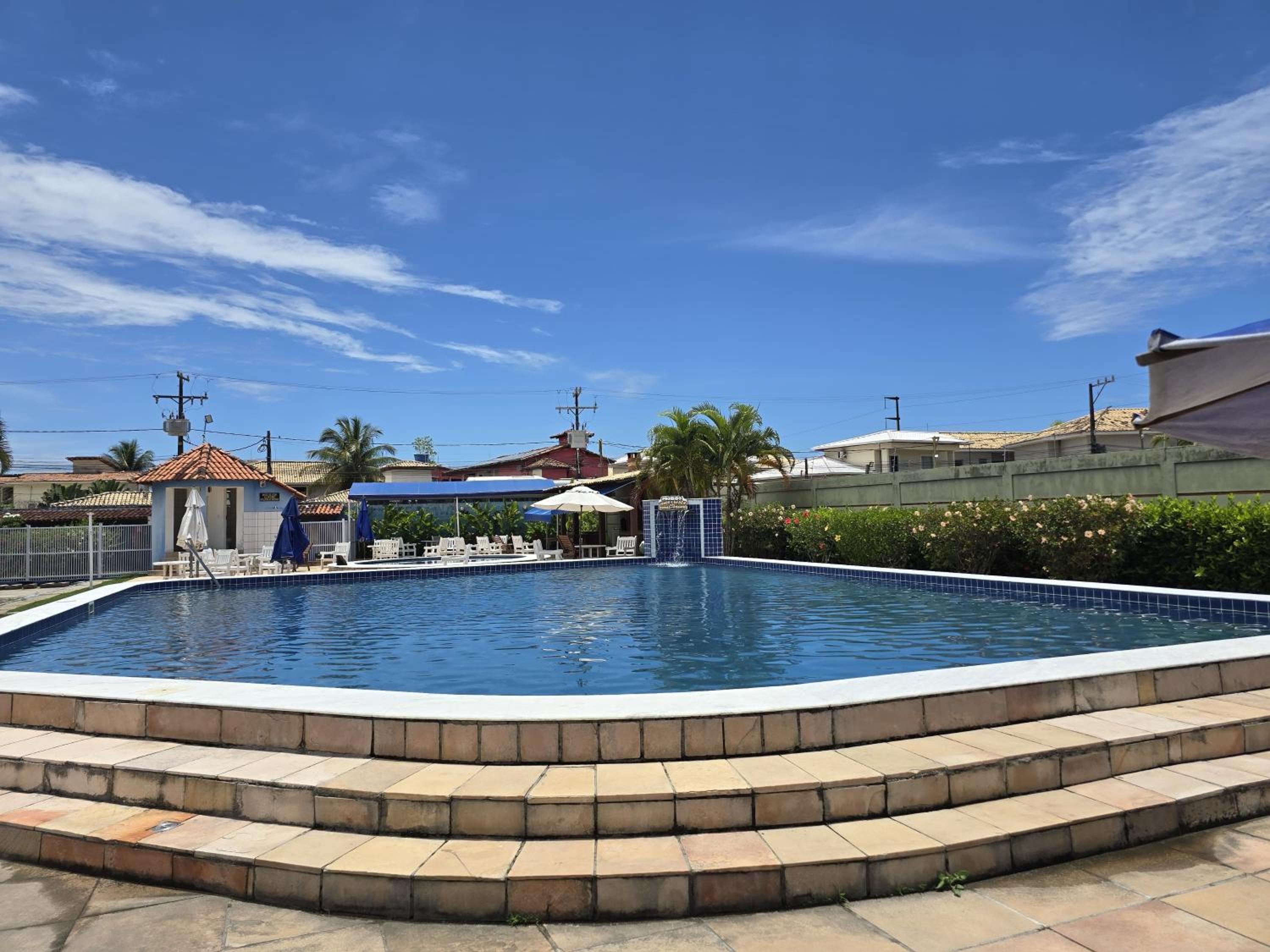 Apto Térreo Mobiliado com Piscina - 400m da Praia de Taperapuan, Próximo ao Axé Moi- Golden Dolphin Residence