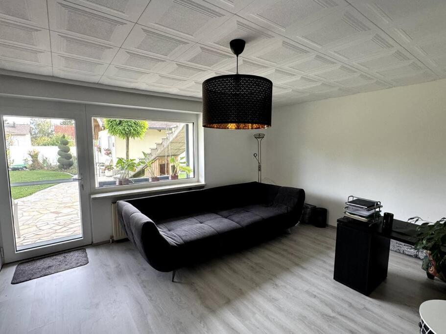 Schöne Wohnung in grüner Lage mit Fitnessgerät