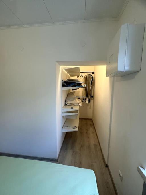 Schöne Wohnung in grüner Lage mit Fitnessgerät