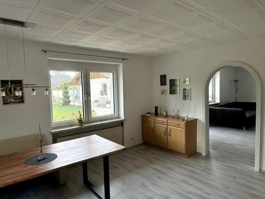Schöne Wohnung in grüner Lage mit Fitnessgerät