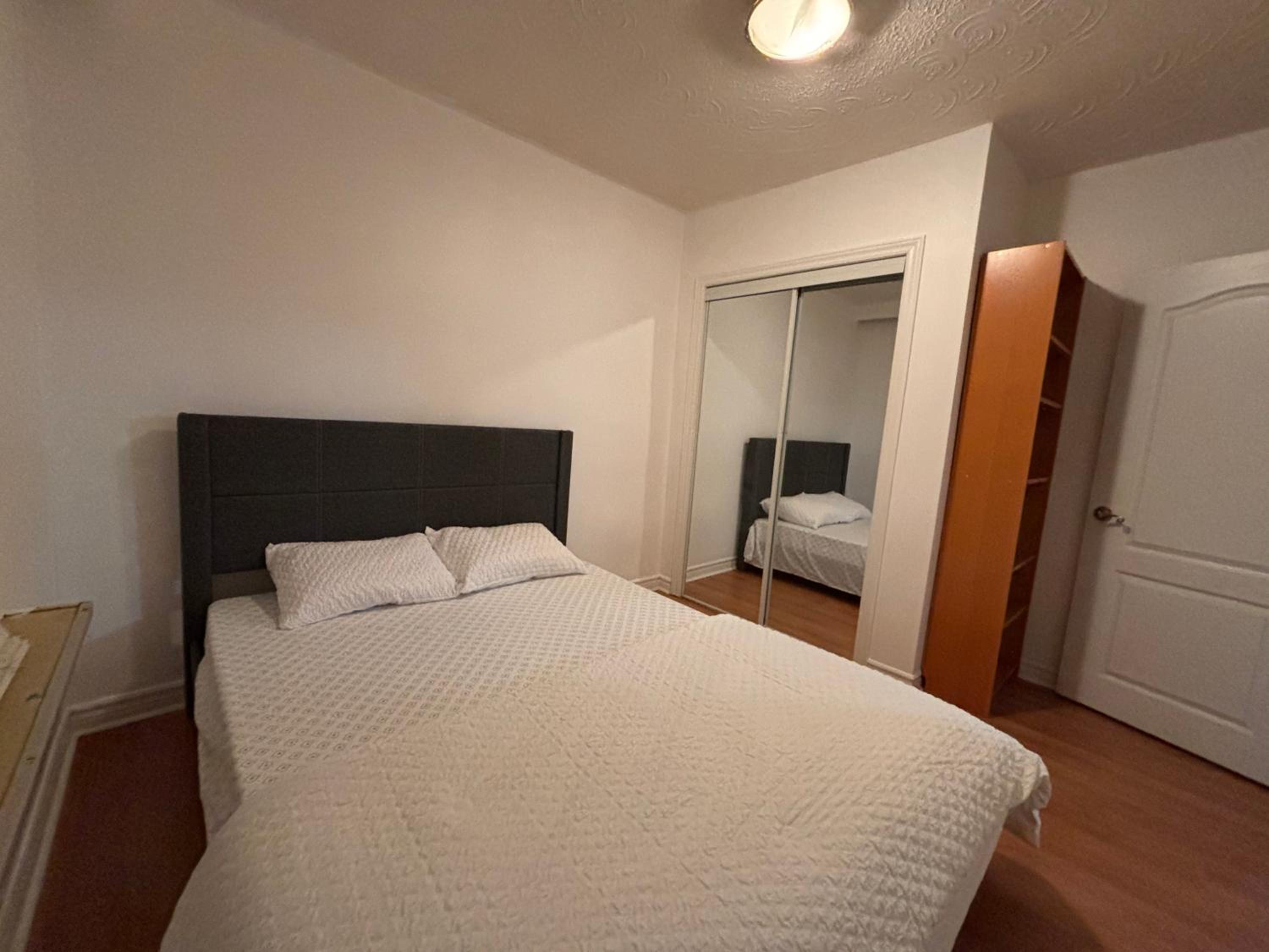 3bed bungalow,full privacy,Free parking, late checkin possible