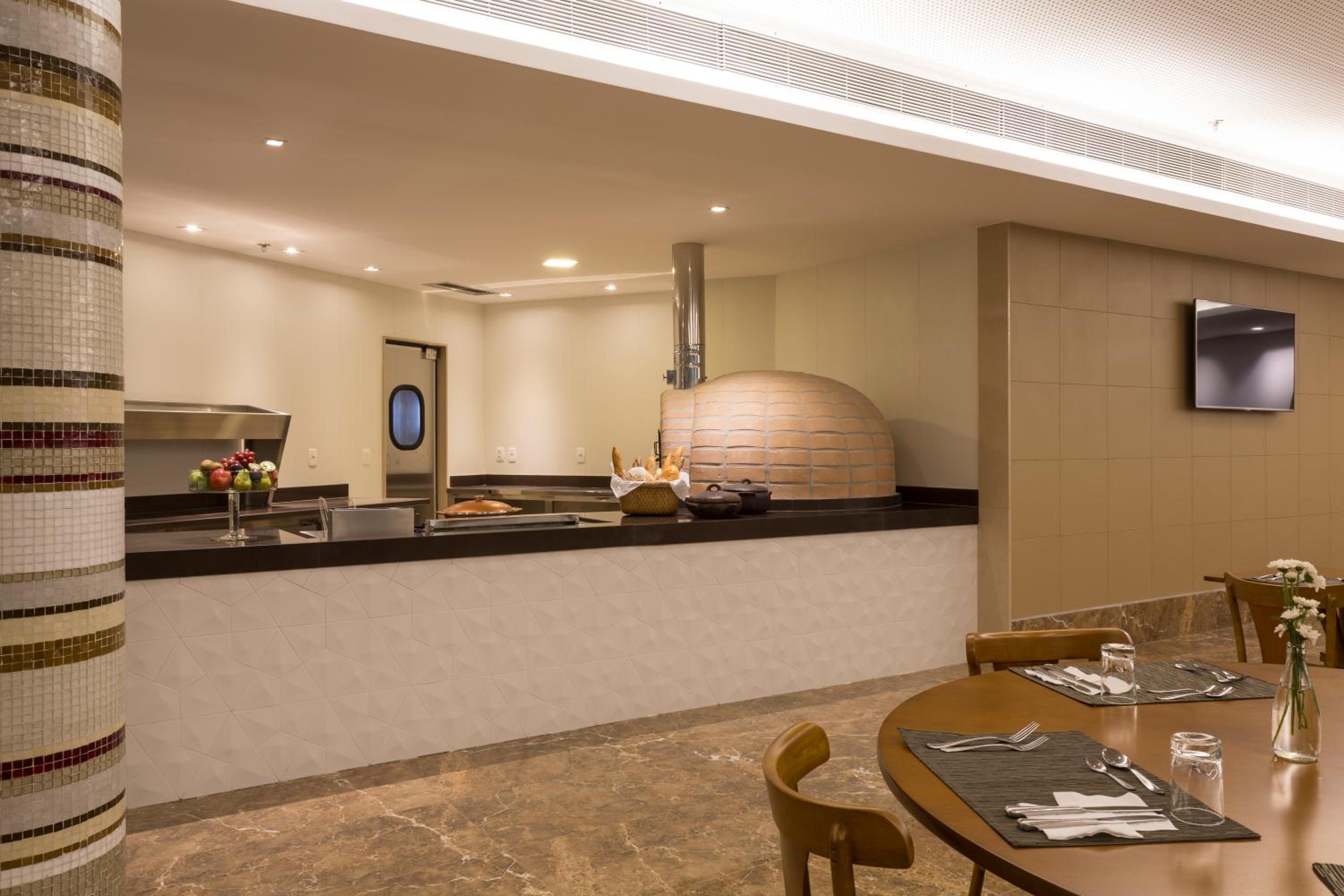 Vitoria Vacations - Sleep Inn Praia do Canto - Property Image 4