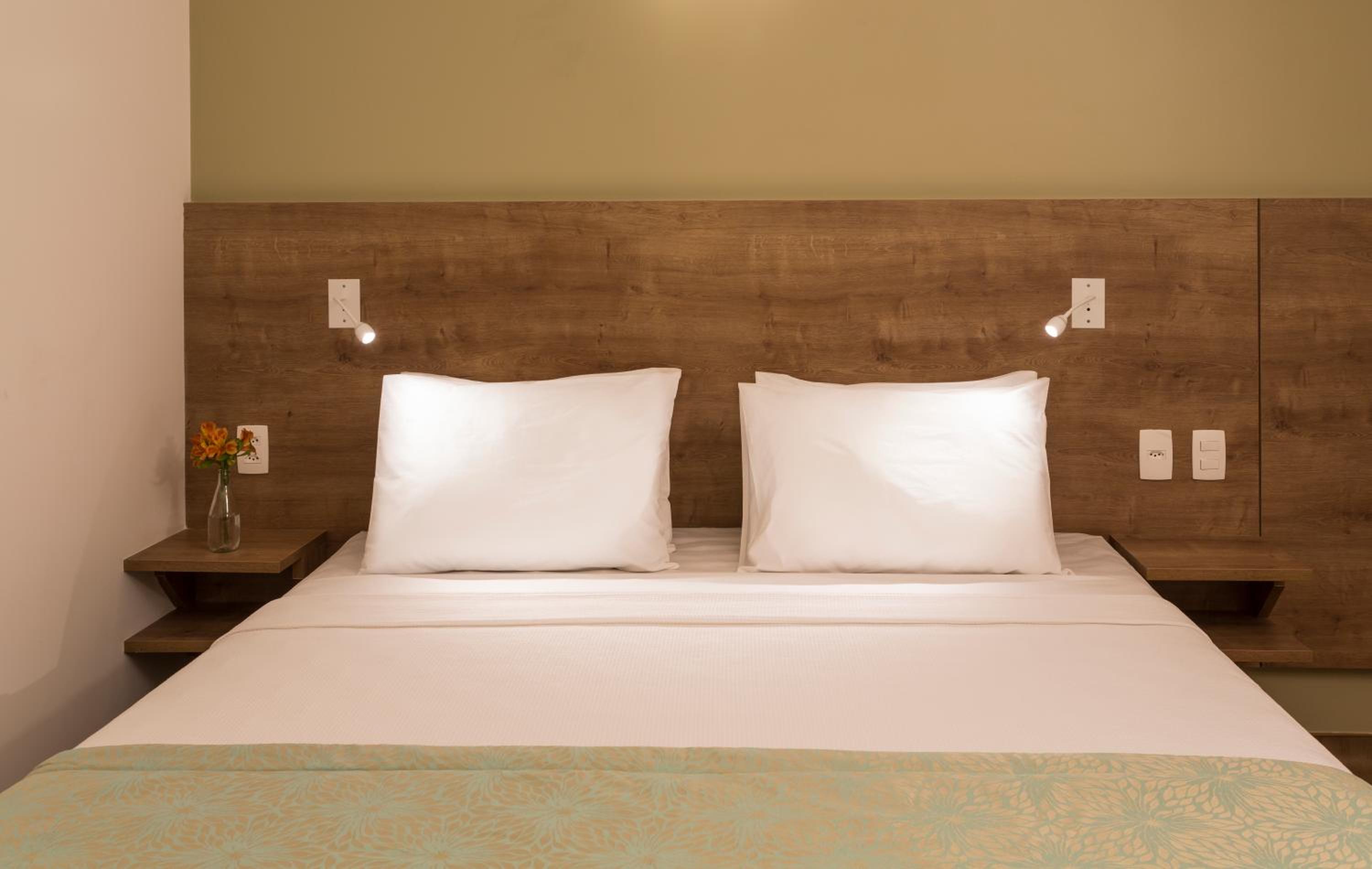 Vitoria Vacations - Sleep Inn Praia do Canto - Property Image 1