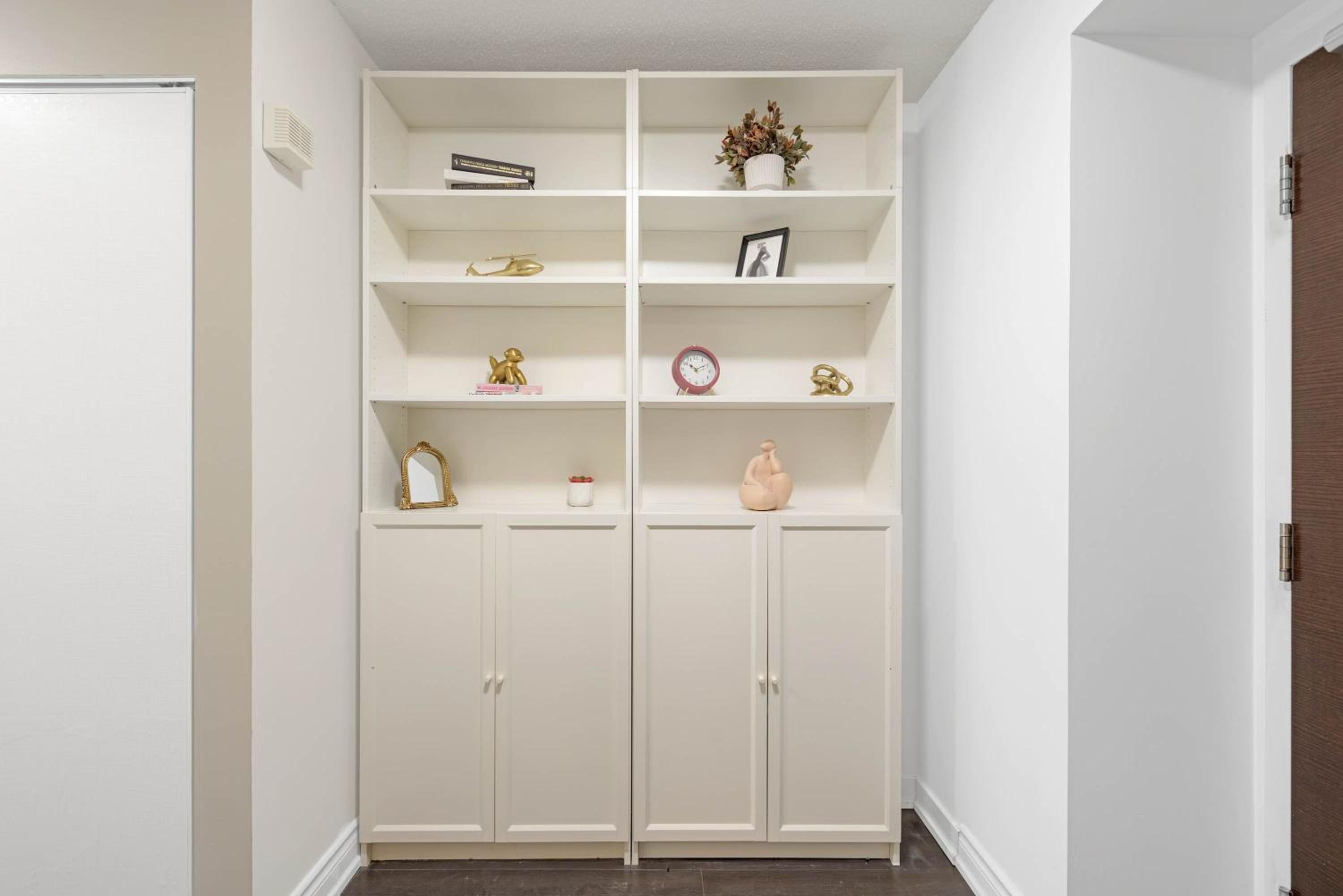 Great Location Near Rogers Centre & Parking