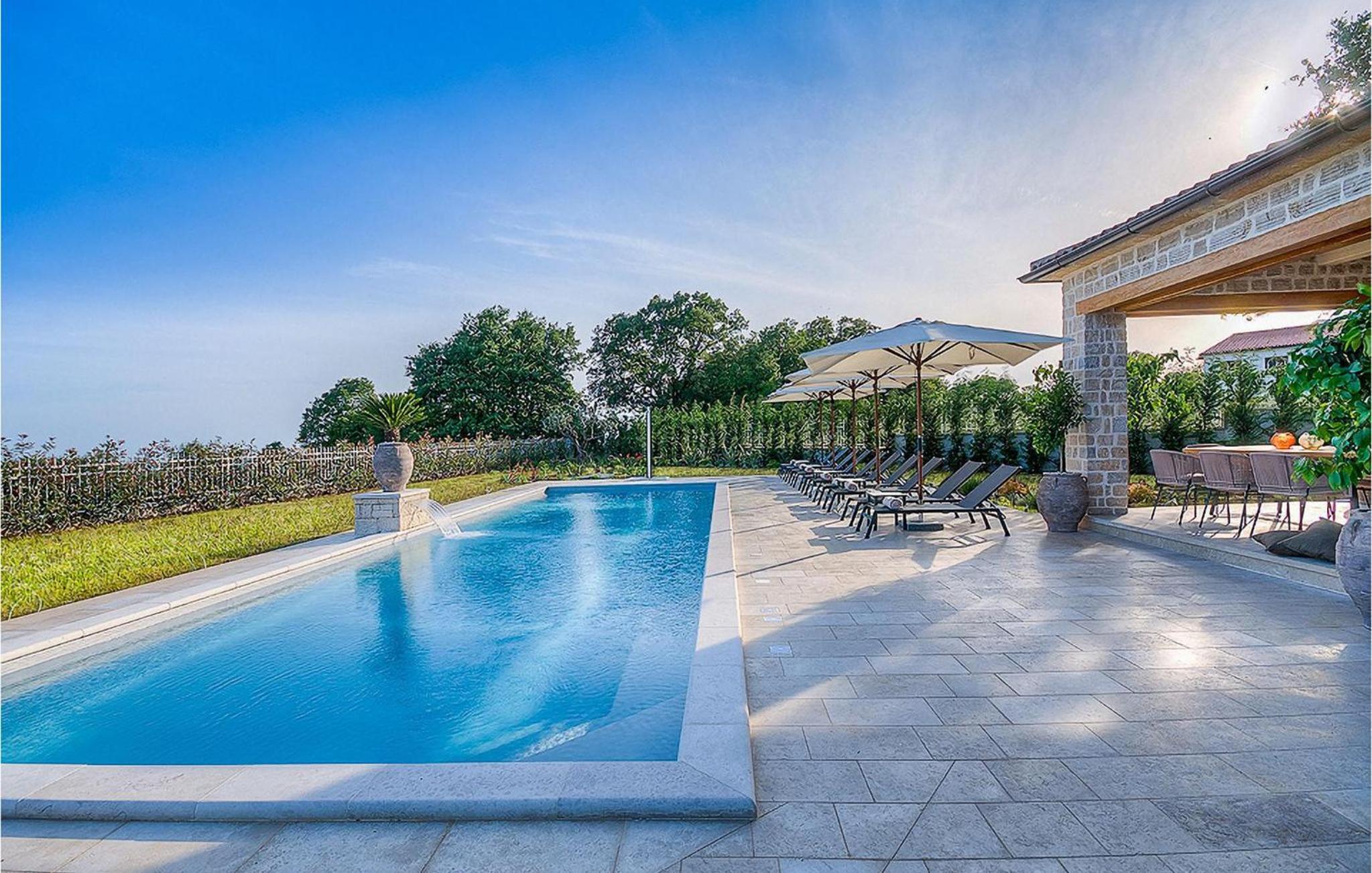 Villa Nevia view 3