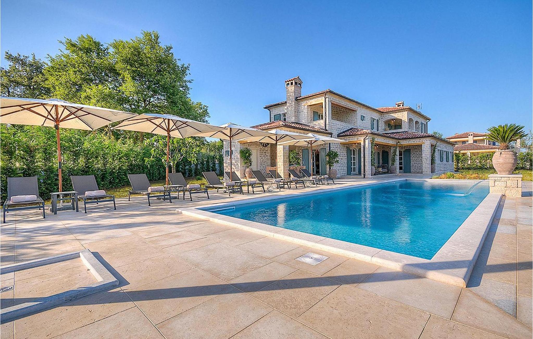 Villa Nevia view 4
