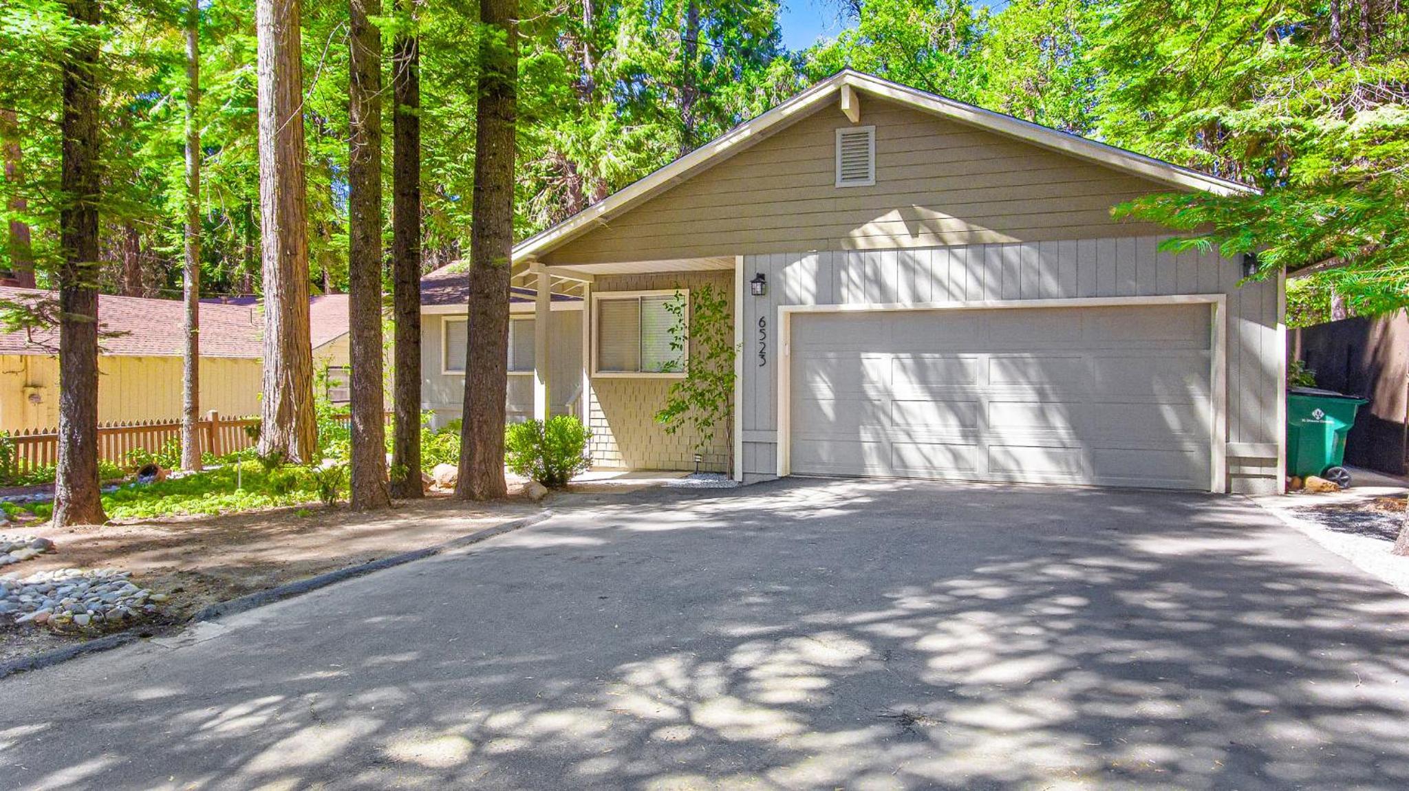 Home in the Pines - Apple Hill - Dog Friendly - Snow Nearby view 4