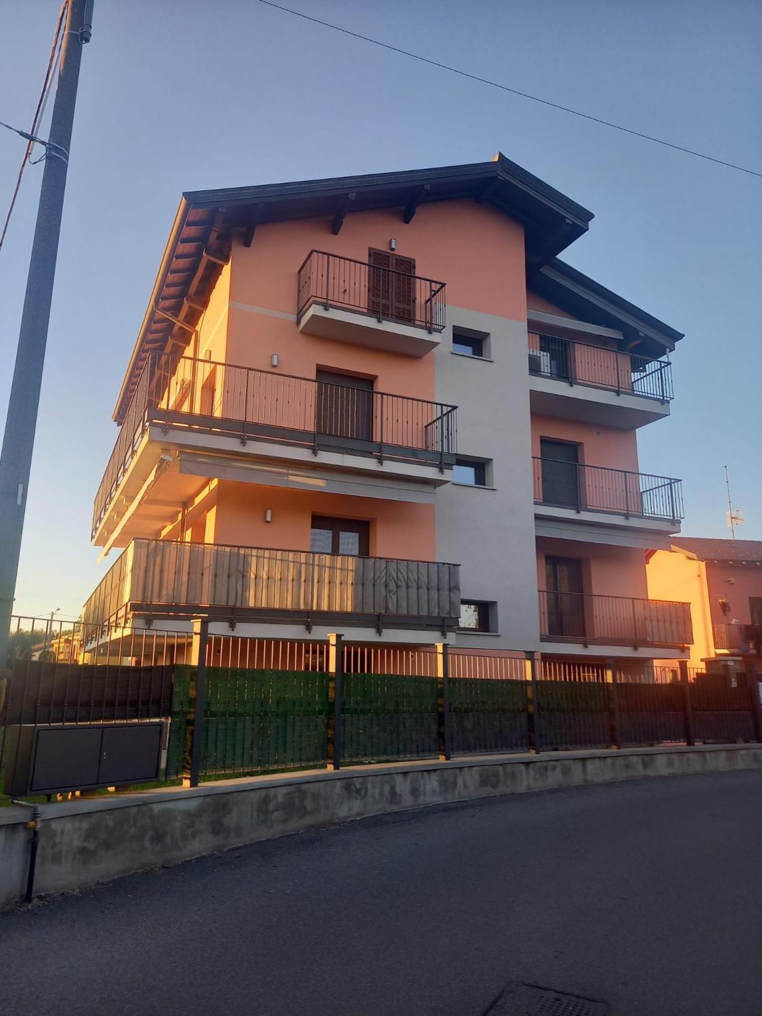 Casa Vacanze La Favola Rosa sul Lago di Varese view 2