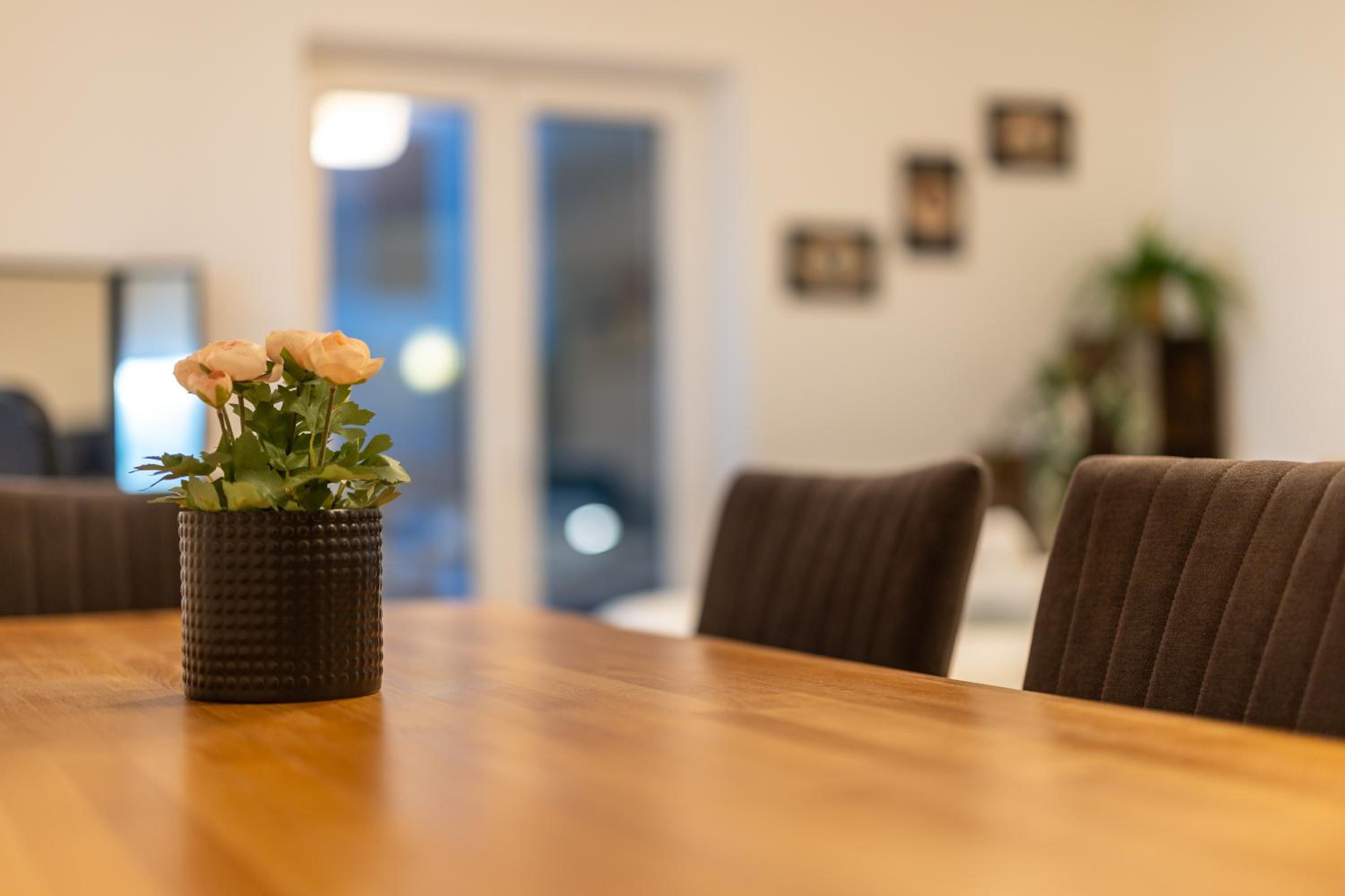 Jasminkas Host 2, Ruhig, City und Naturnah, Gratis Parkplatz und Balkon