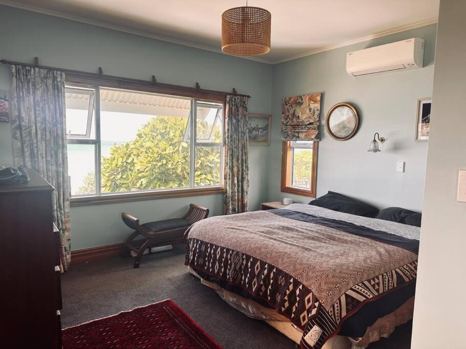 Beautiful Wainui Beach Home