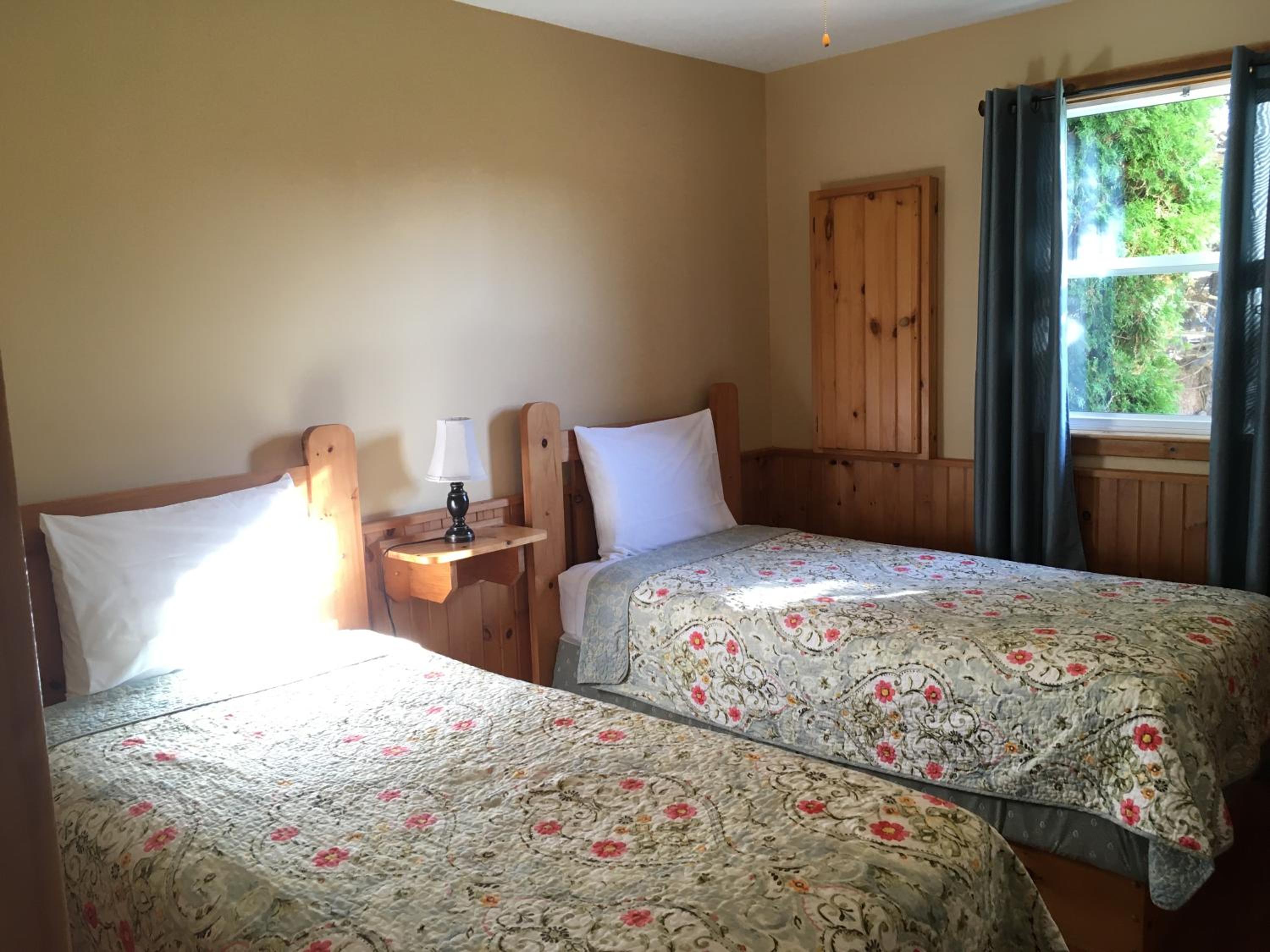 Upper Clements Cottages & RV Park