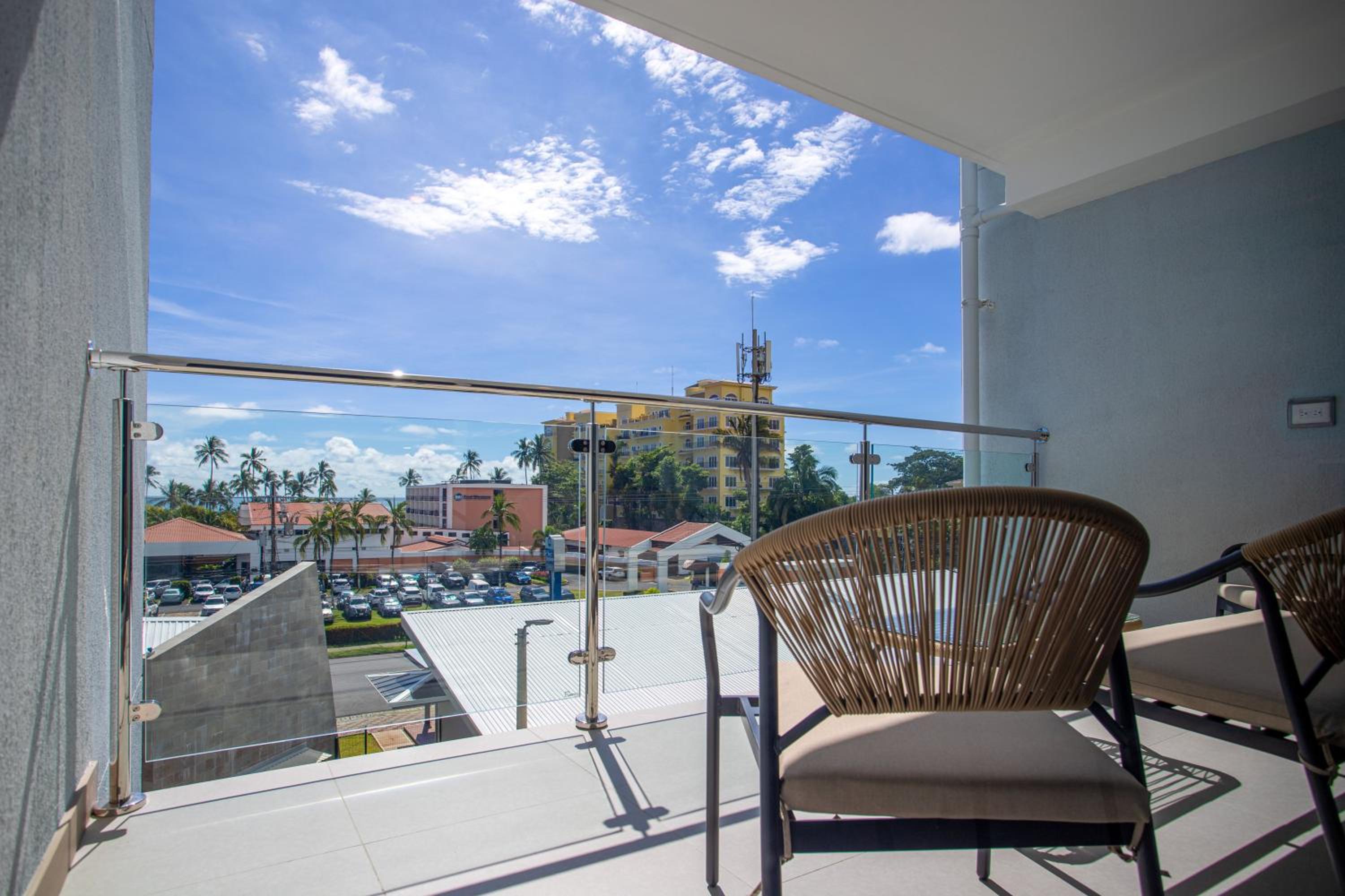 Casago 0408A Brand New Rental Santa Monica Dream Your Ideal Work from Home Retreat