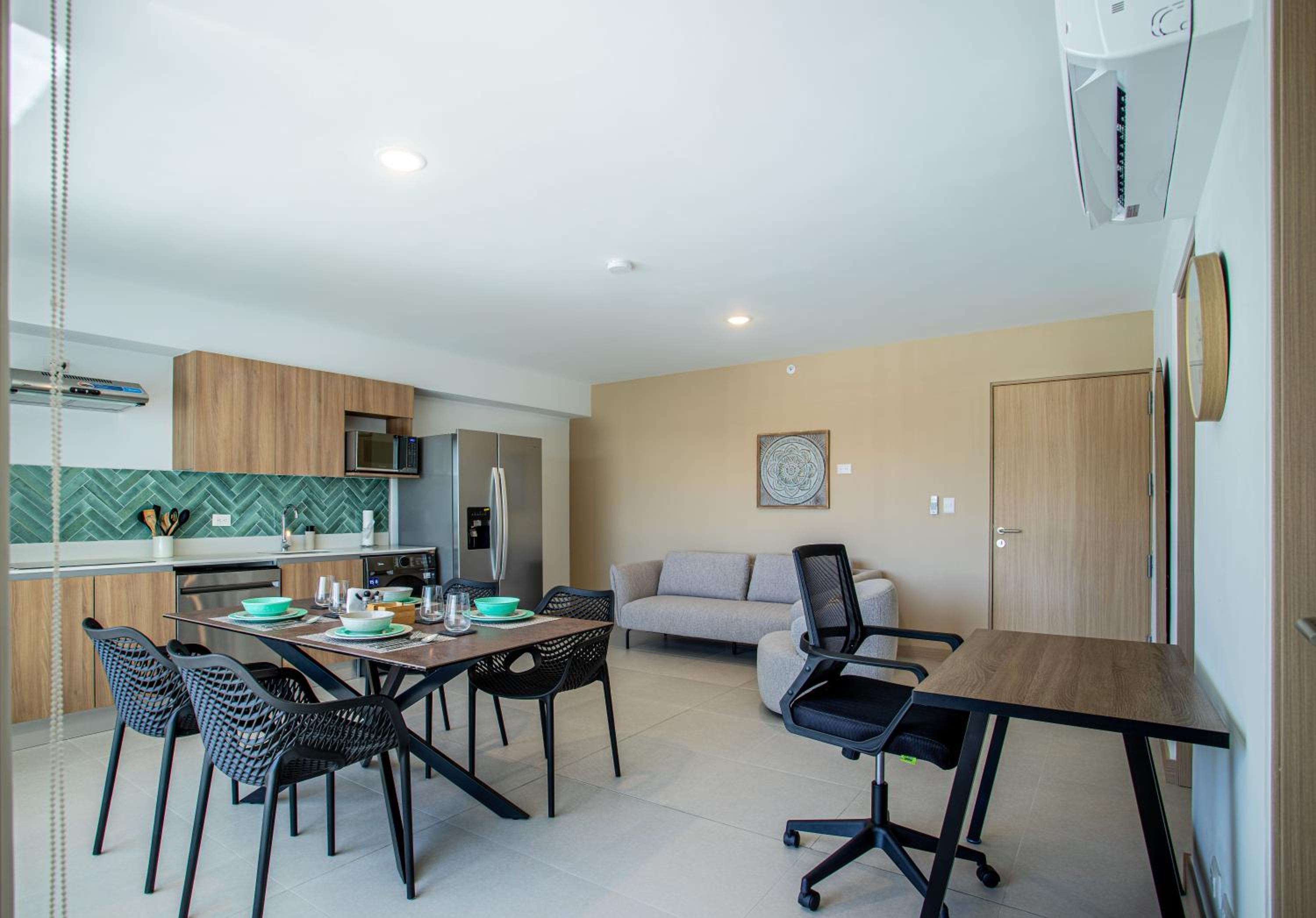 Casago 0408A Brand New Rental Santa Monica Dream Your Ideal Work from Home Retreat