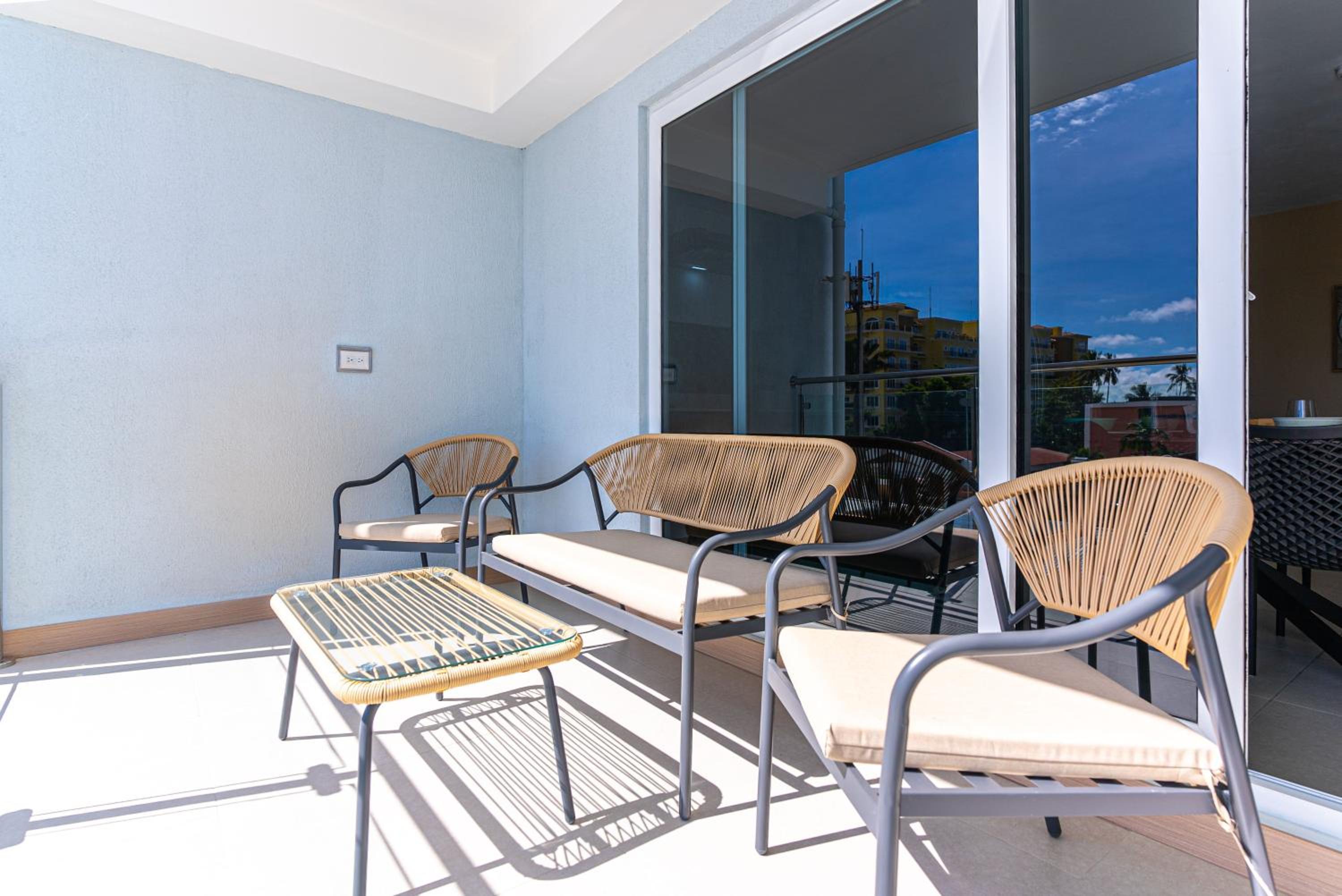 Casago 0408A Brand New Rental Santa Monica Dream Your Ideal Work from Home Retreat