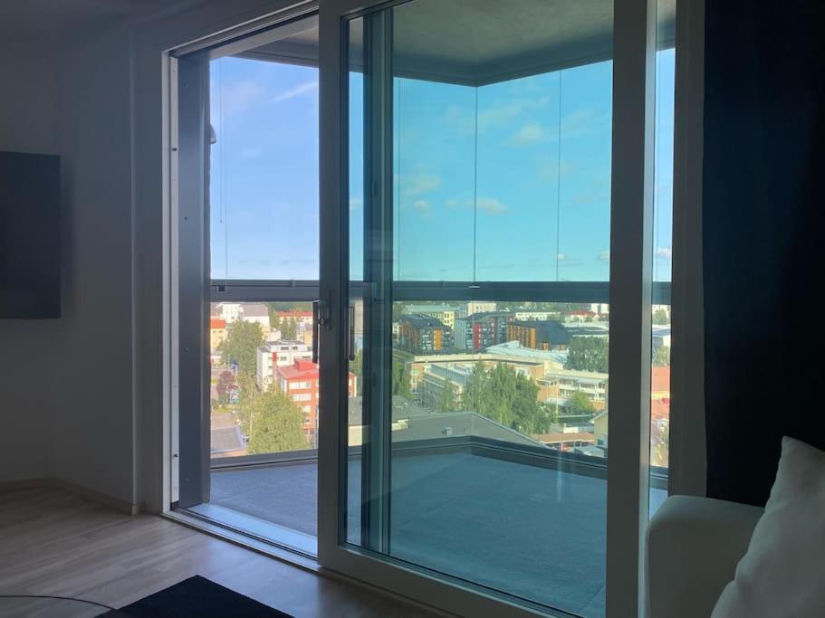 New Sky High LR, 1BR, 1BA, Sauna, GBalcony, 49m2, 13krs view 4