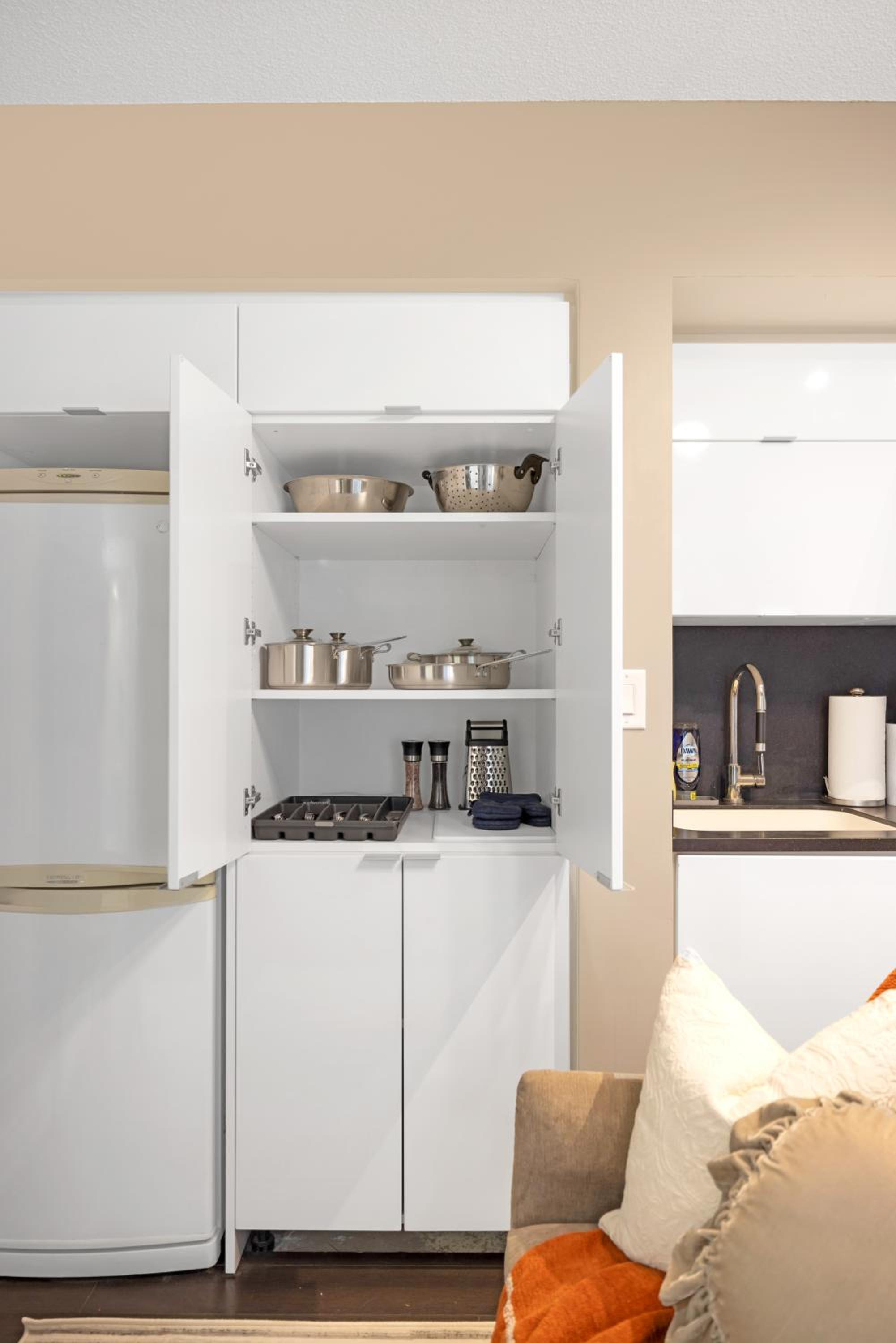 Great Location Near Rogers Centre & Parking