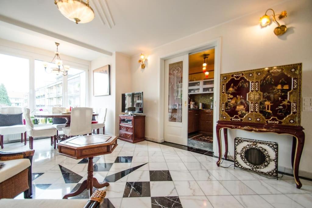 3 bedroom 2 bathroom Art Deco flat in Basel City