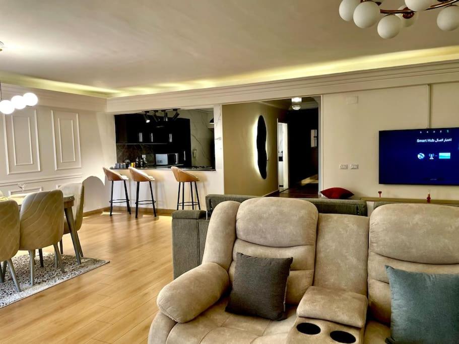 3BR Spacious Apt In Maadi Nile Corniche