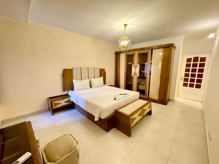 3BR Spacious Apt In Maadi Nile Corniche