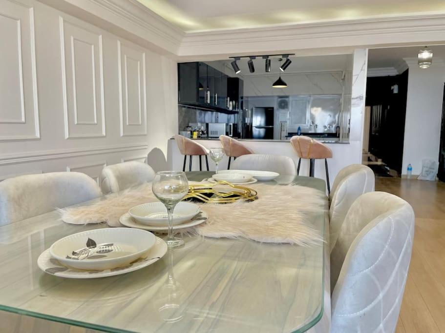 3BR Spacious Apt In Maadi Nile Corniche