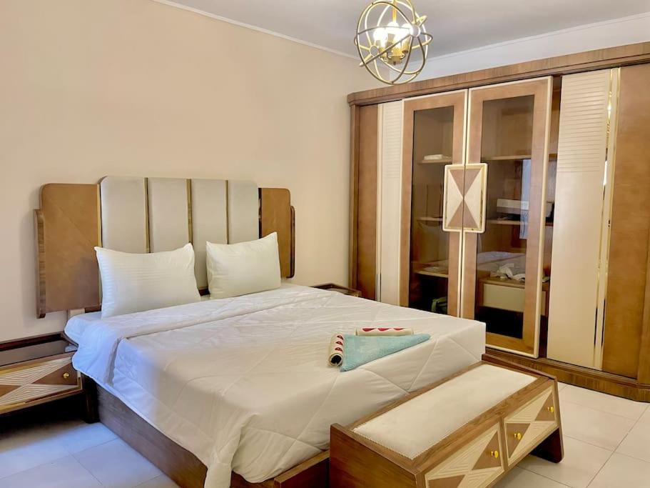 3BR Spacious Apt In Maadi Nile Corniche