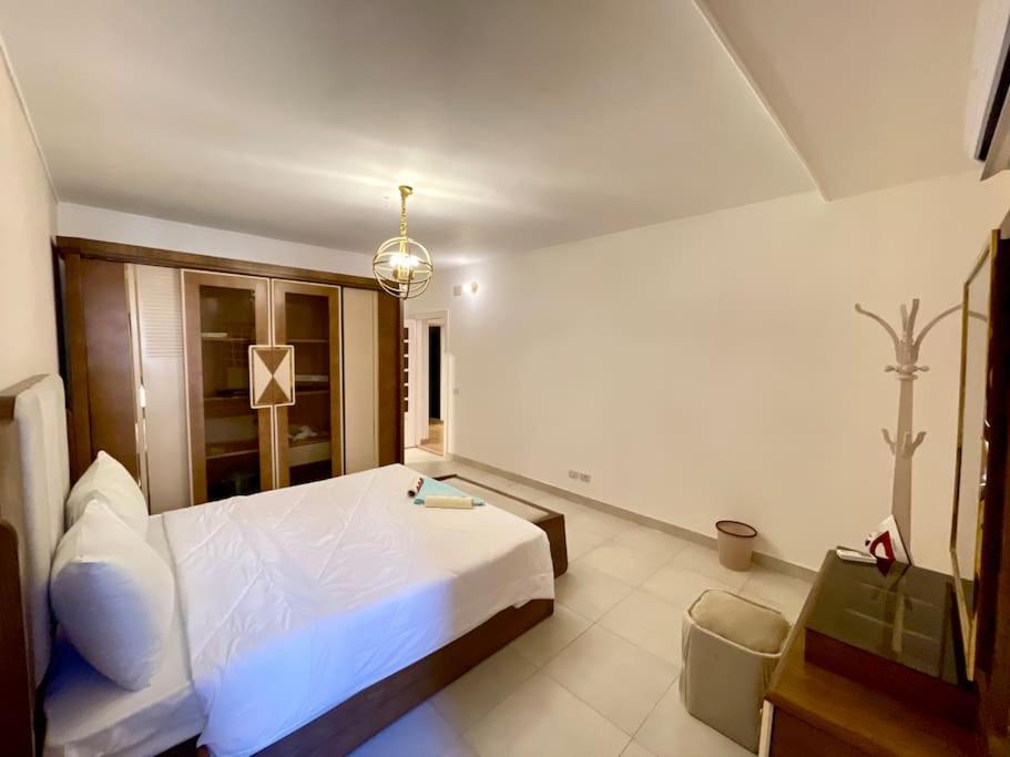 3BR Spacious Apt In Maadi Nile Corniche