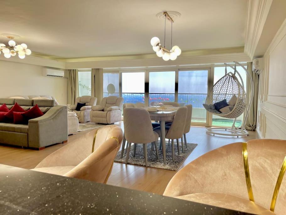 3BR Spacious Apt In Maadi Nile Corniche