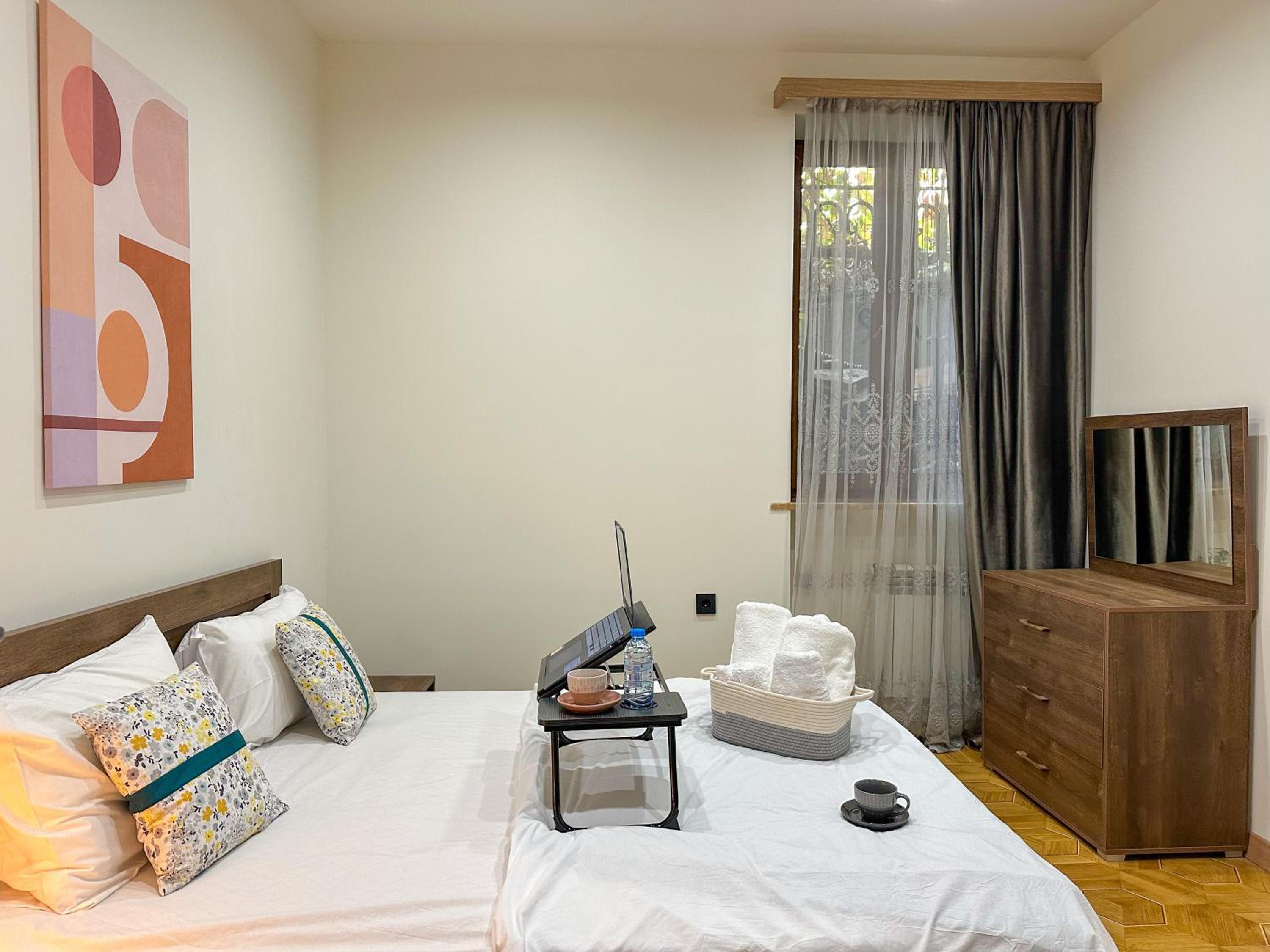Three-room quiet corner