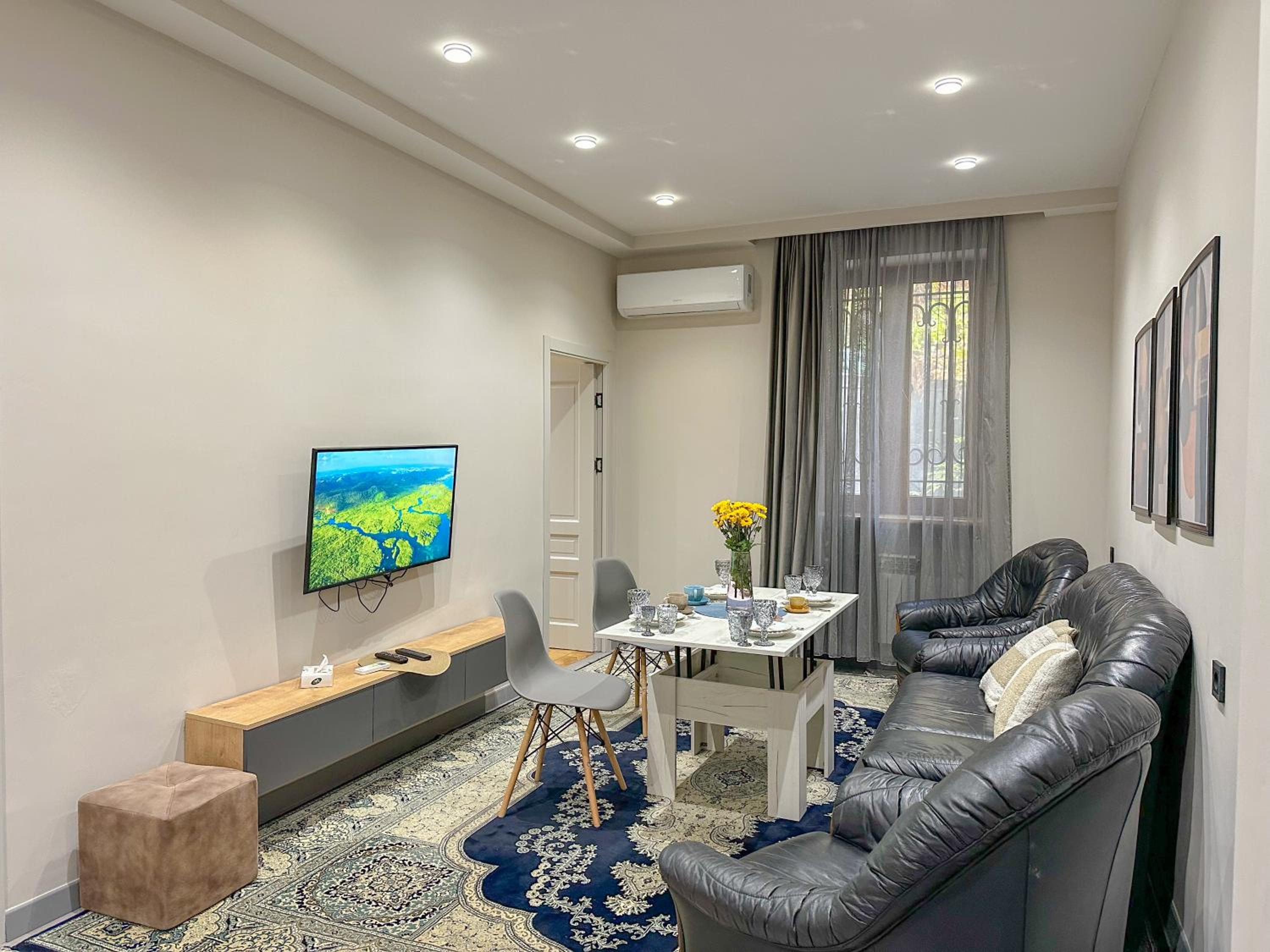 Three-room quiet corner