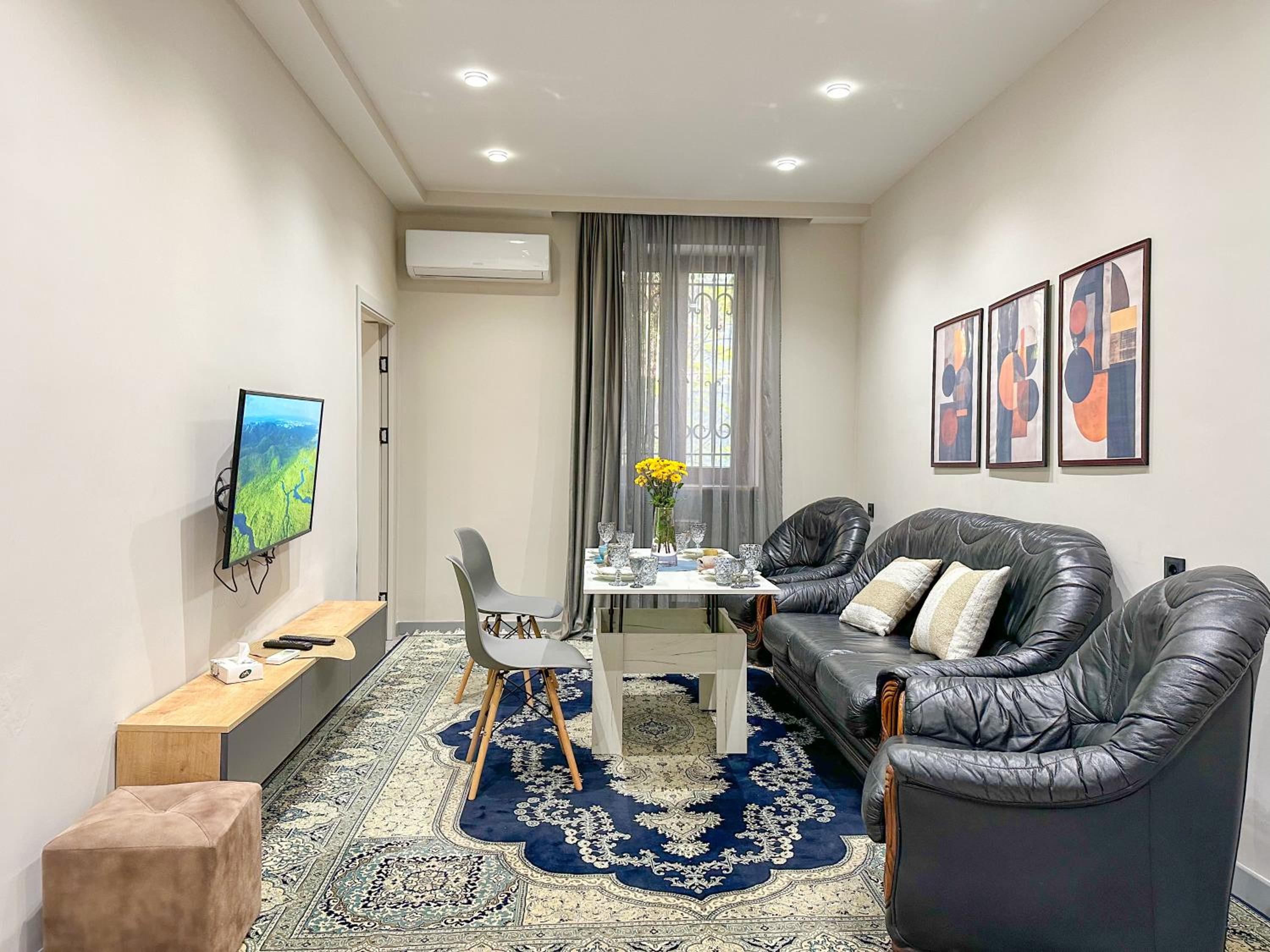 Three-room quiet corner