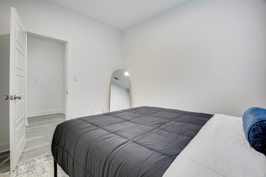 Elegant 5BR Getaway in NOLA view 3