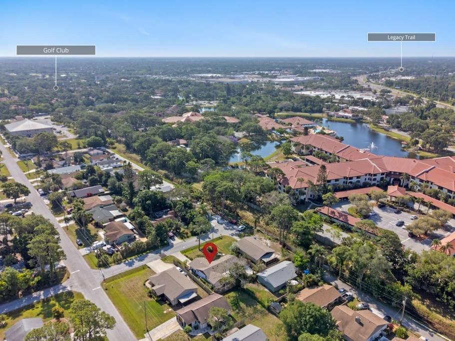 Sarasota Costal Vibe 15 min from Siesta Key view 2
