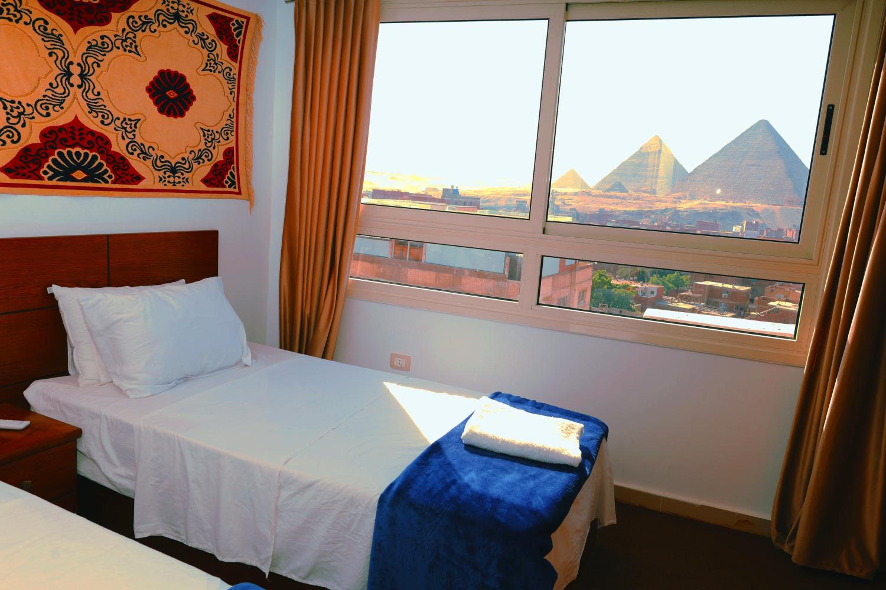 Oscar pyramids view