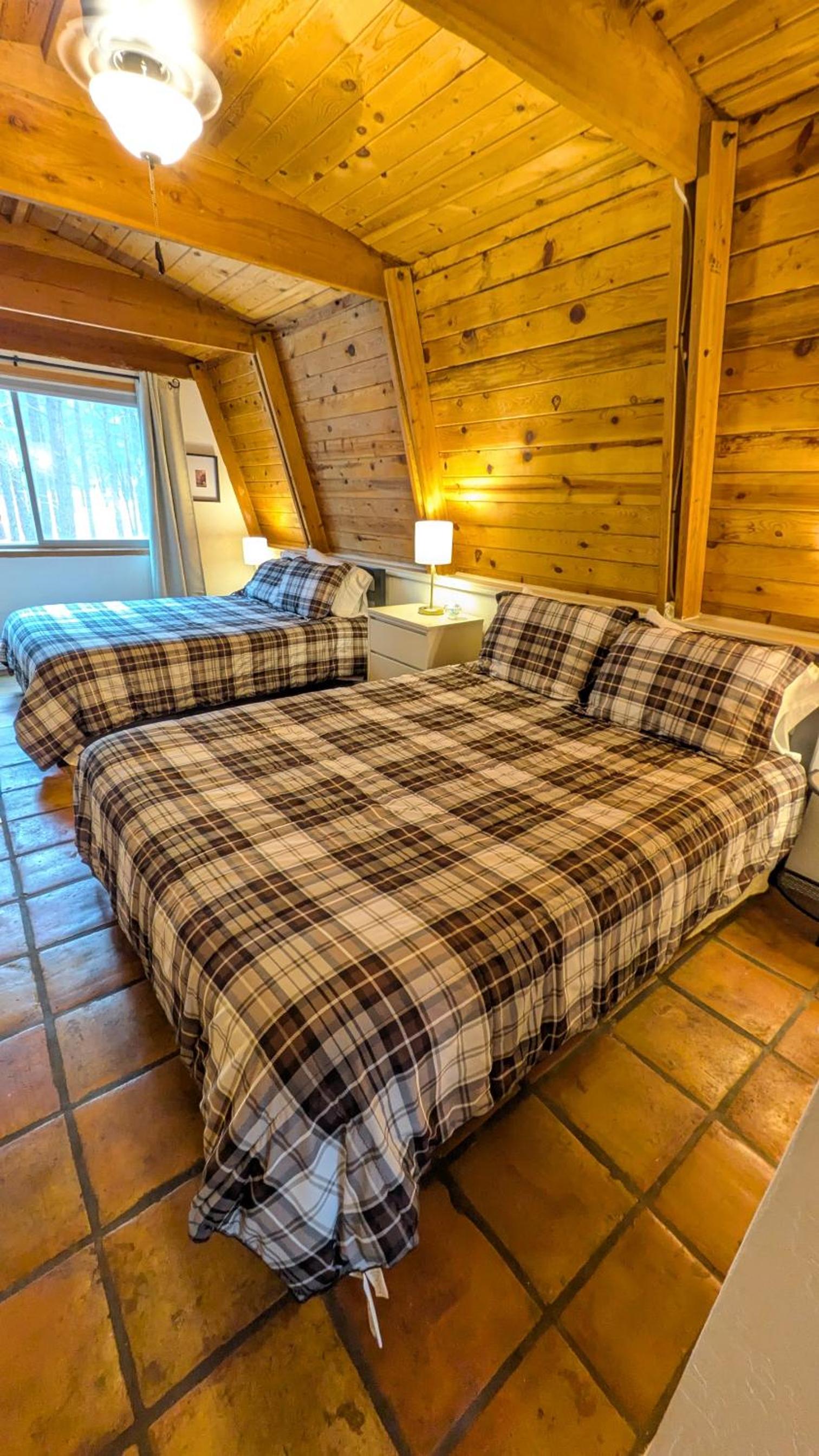 Grand Canyon Gateway Cabin with 1 Acre Pine Retreat near Rt 66 view 4